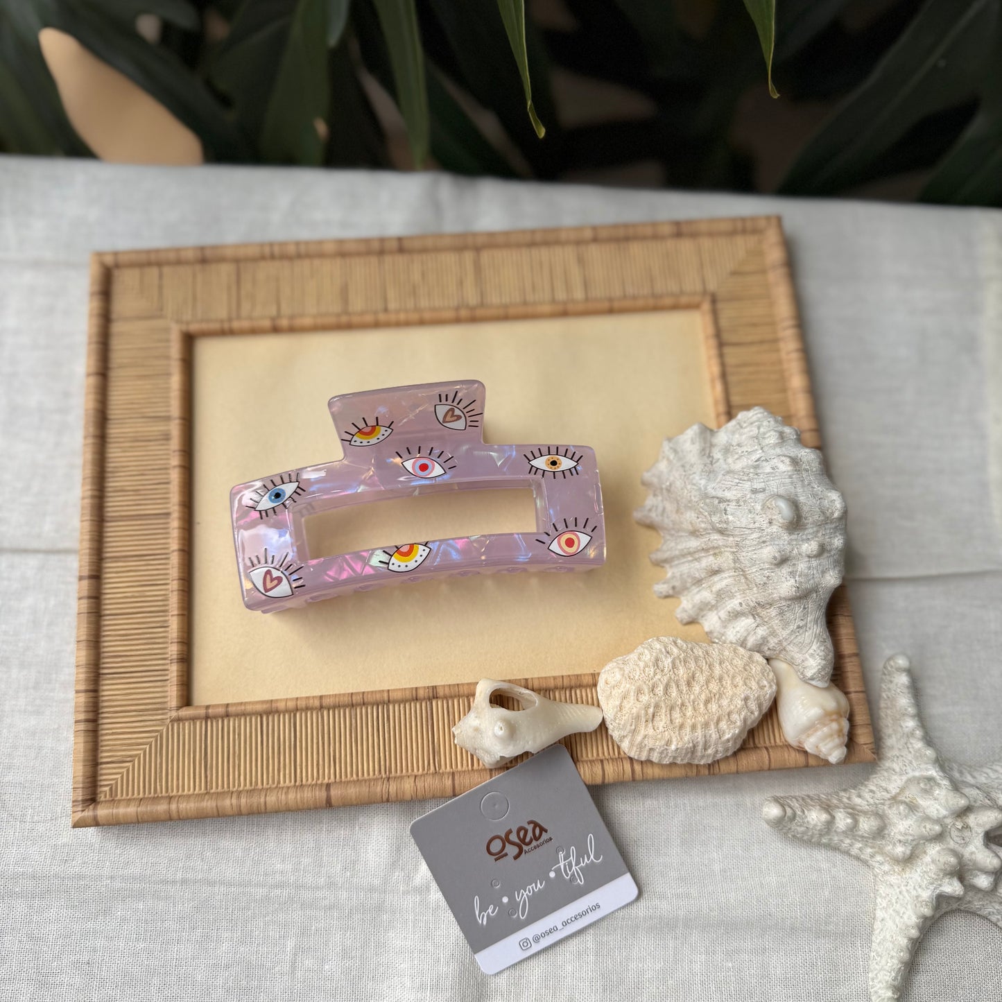 Caimán grande tipo nácar ojos