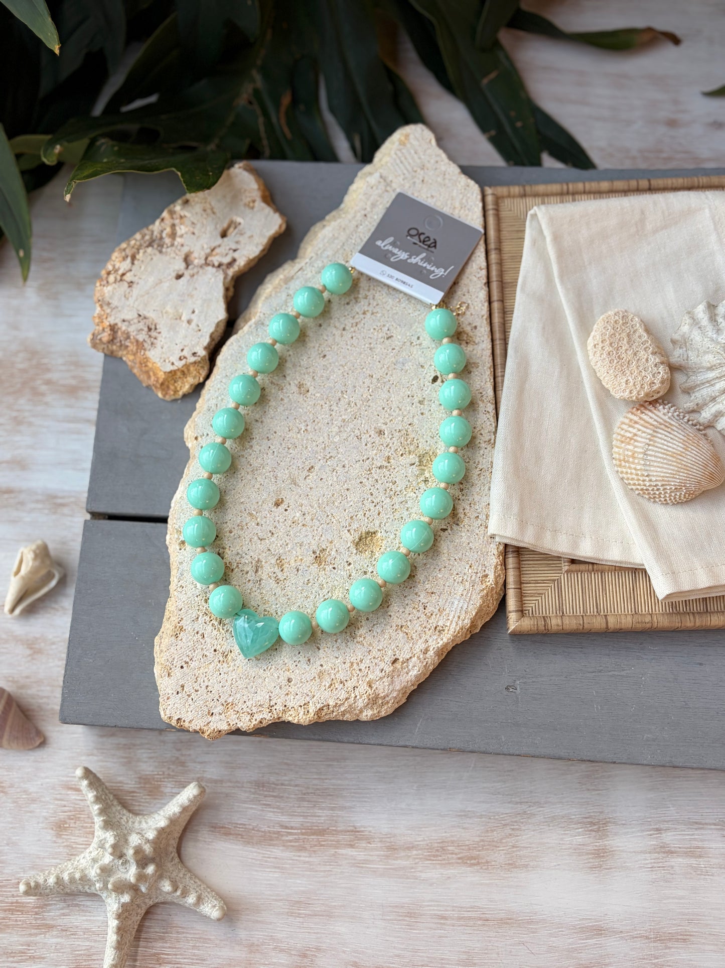 Collar bolas verde menta corazón degradé