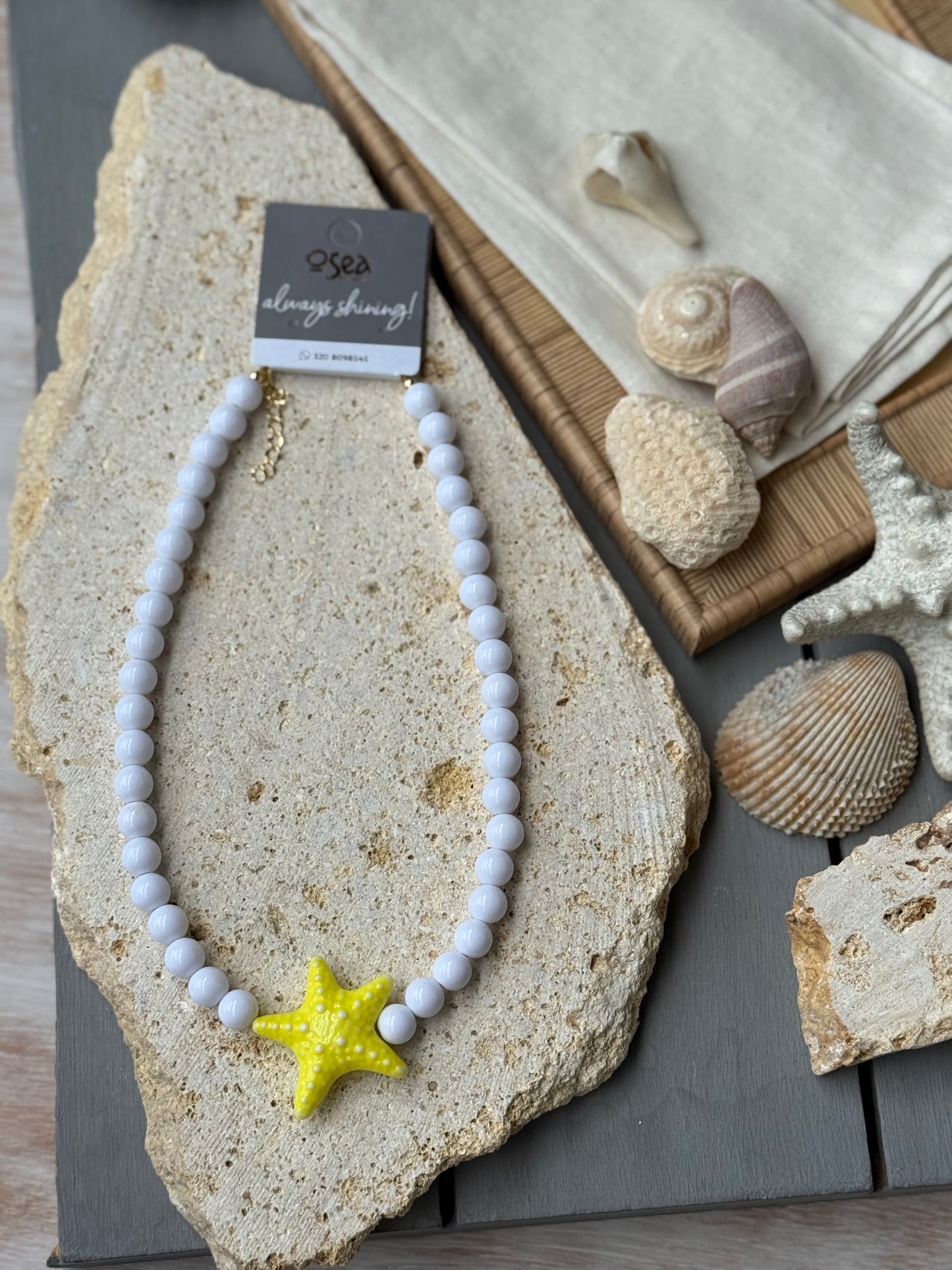 Collar bolas blancas dije estrella mar