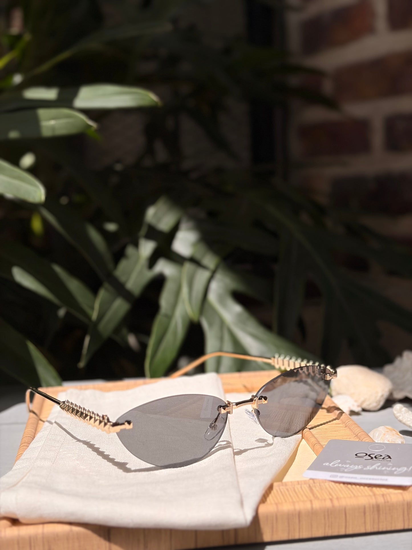 Gafas de sol ovaladas pata metalizada