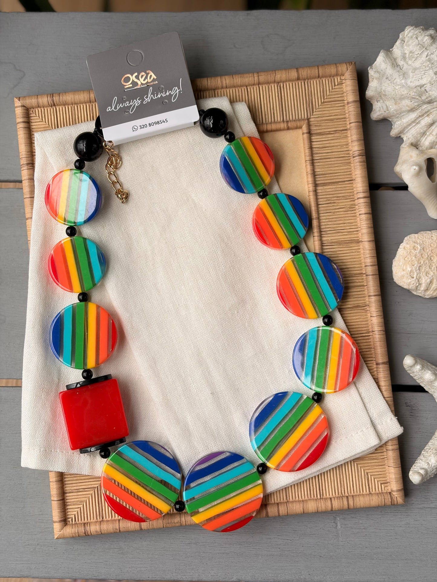 Collar en resina multicolor Matices
