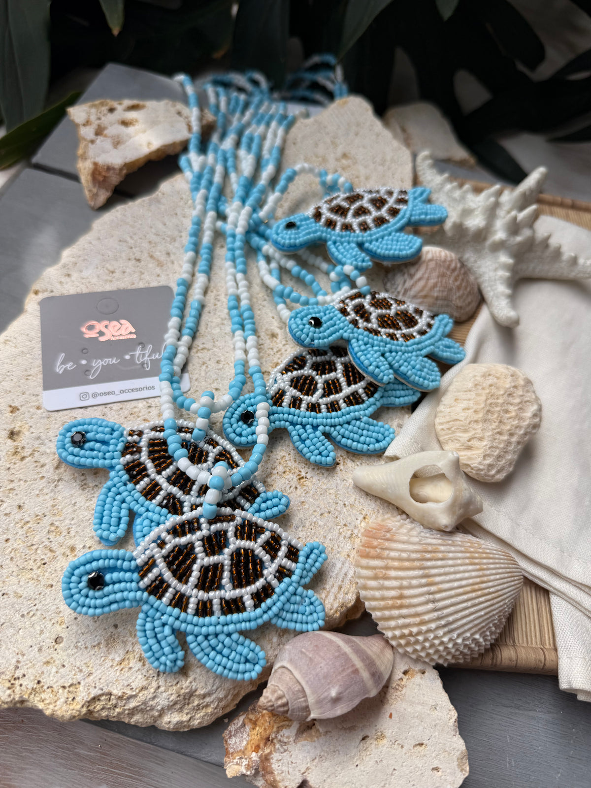 Collar largo tortuga plana tejida