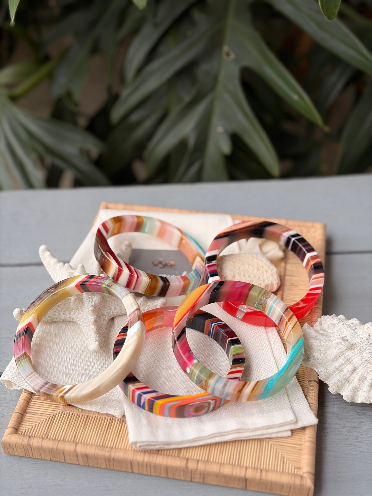 Pulsera multicolor en resina