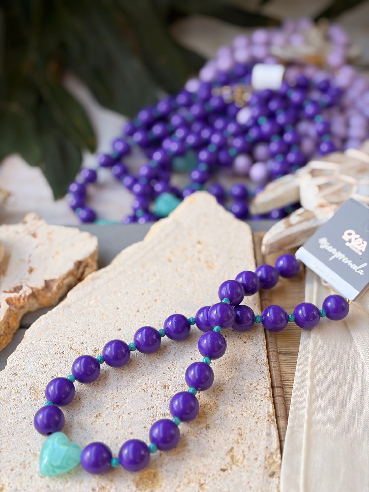 Collar bolas moradas dije corazón degradé menta