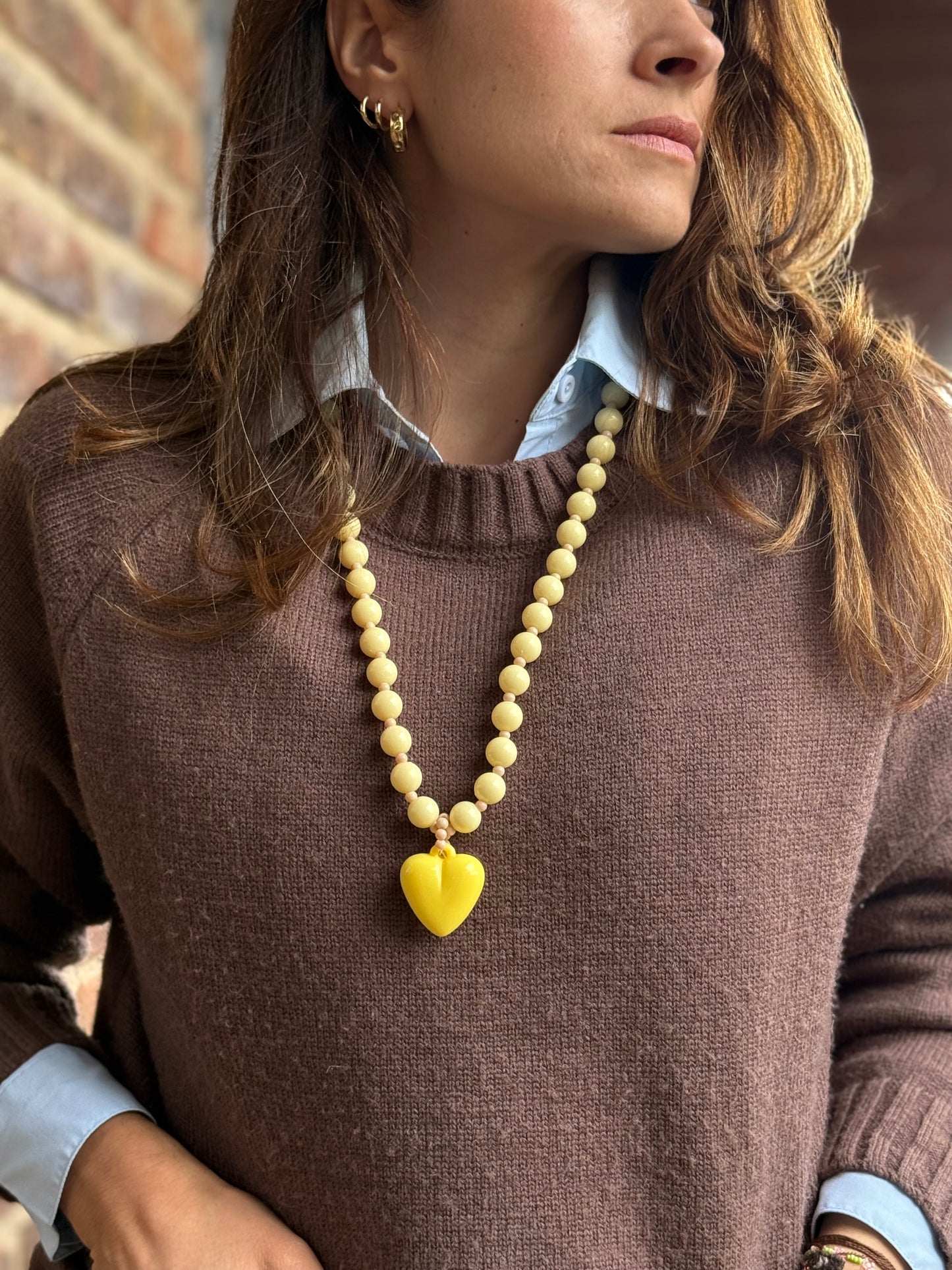 Collar bolas largo corazón pasta