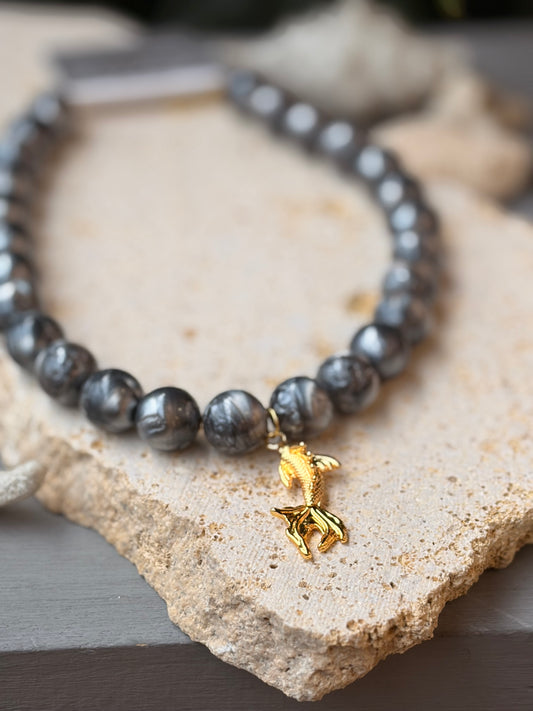 Collar bolas grises dije pez bailarina