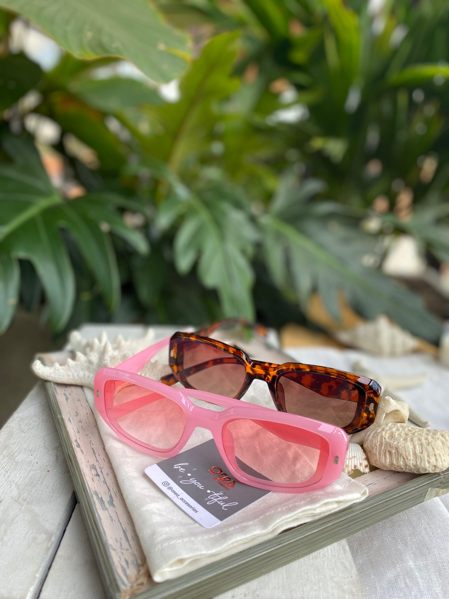 Gafas de sol rosadas y animal print