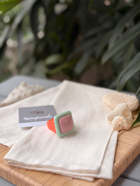 Anillo cuadrado resina