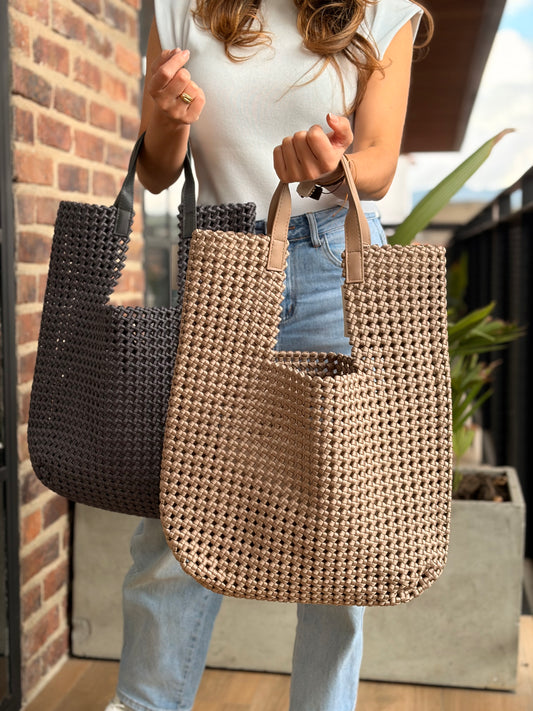 Maxi bolso tejido con cartera