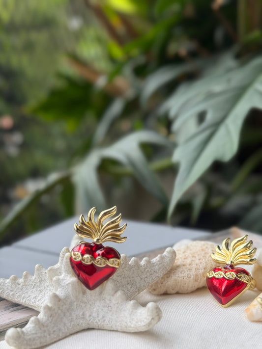Anillo de corazón en llamas ajustable