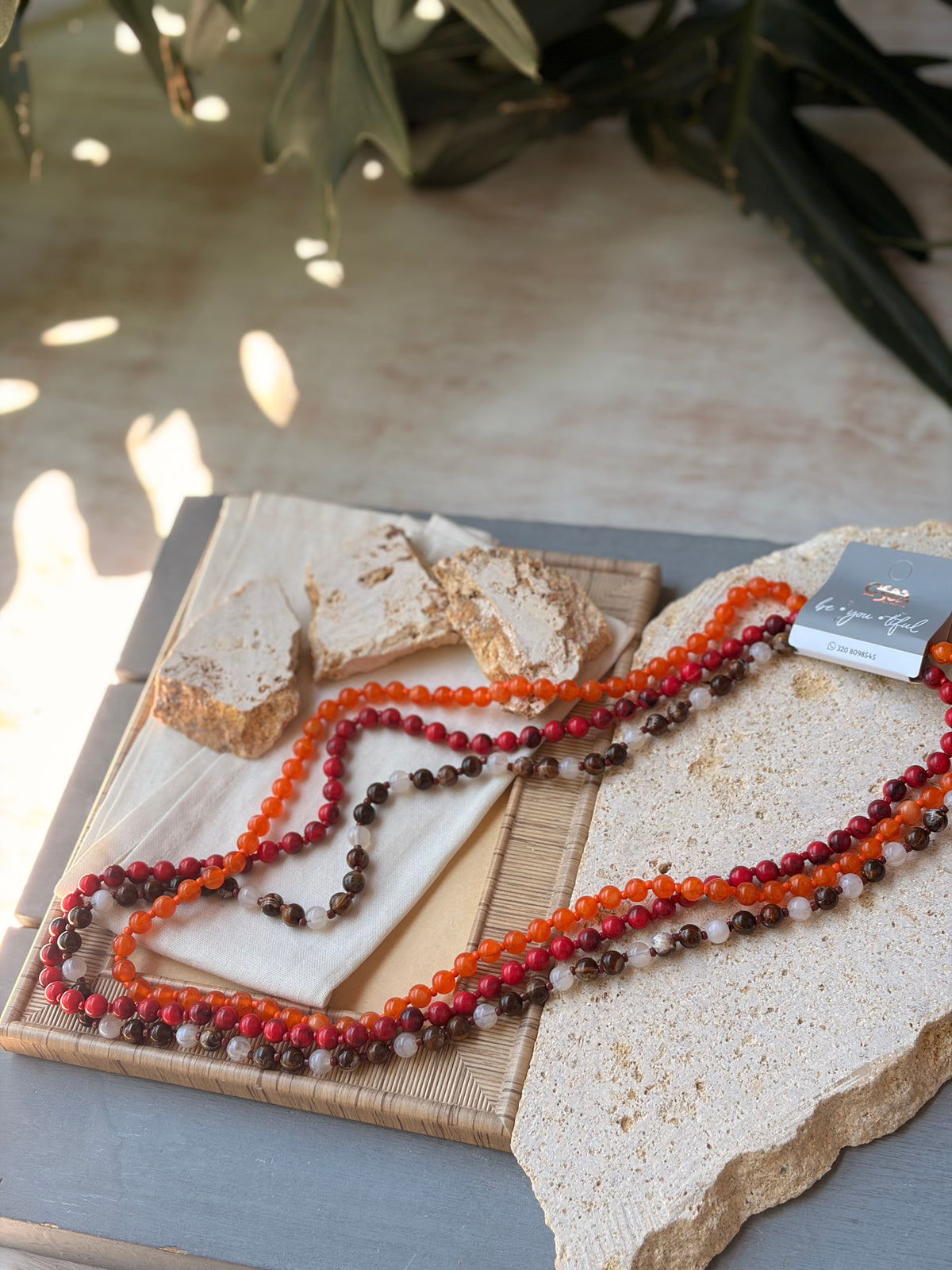 Collar triple color en bolas resina con efecto