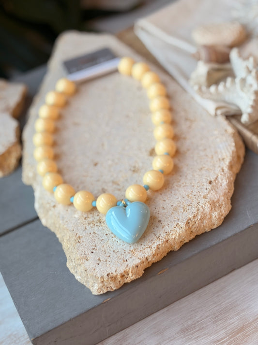 Collar bolas amarillo dije corazón