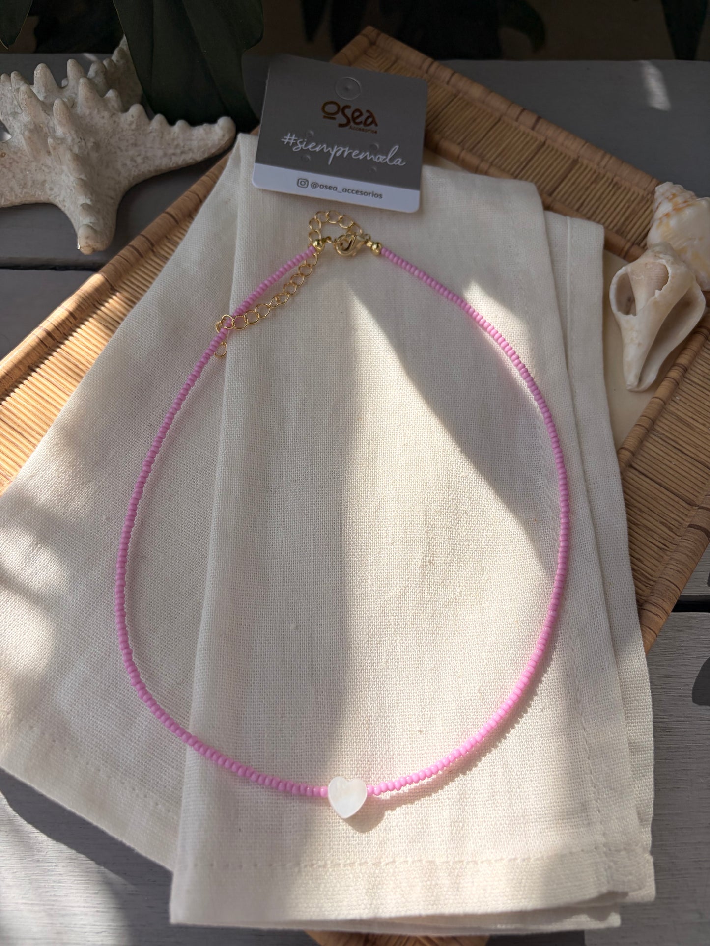 Choker mostacilla rosada corazón nacar