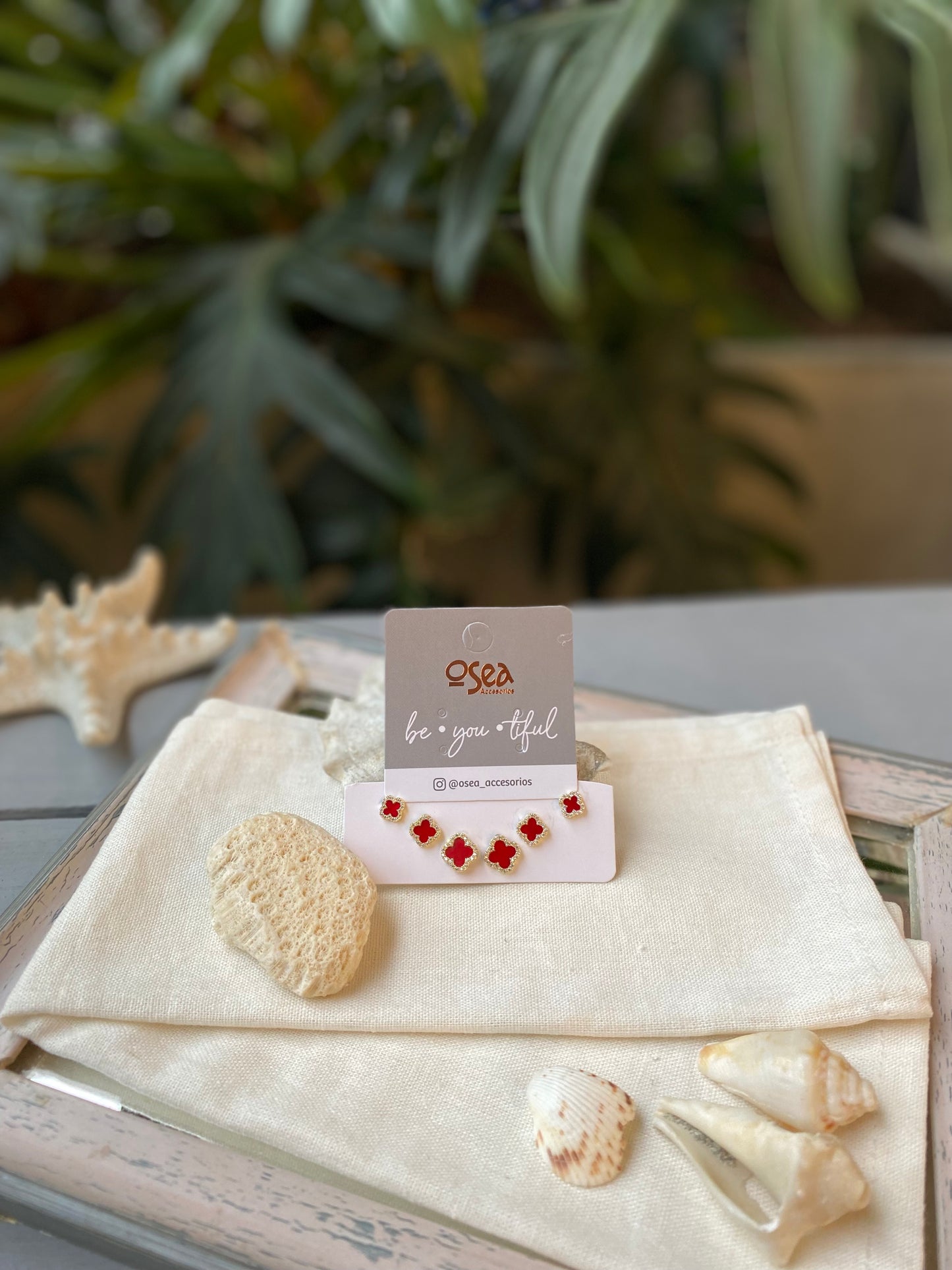 Set topos rodinados flor roja y mini piedras x3