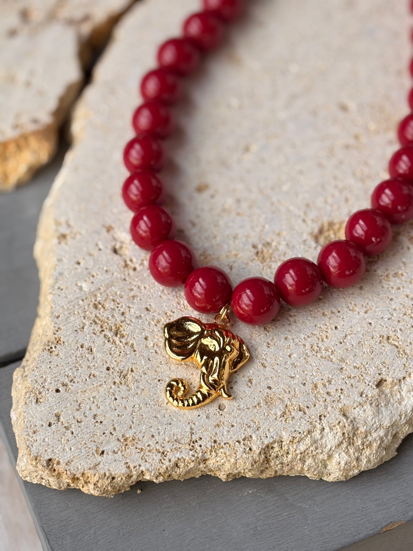 Collar bolas vinotinto dije elefante 24k