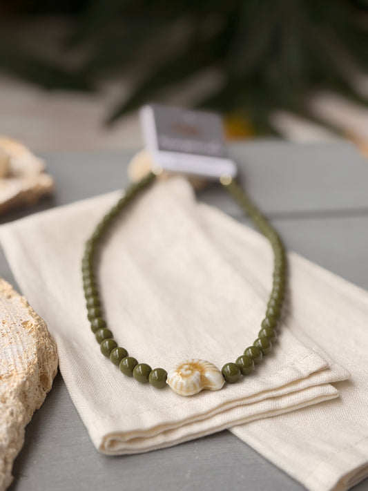 Collar bolas pequeñas verde dije caracol