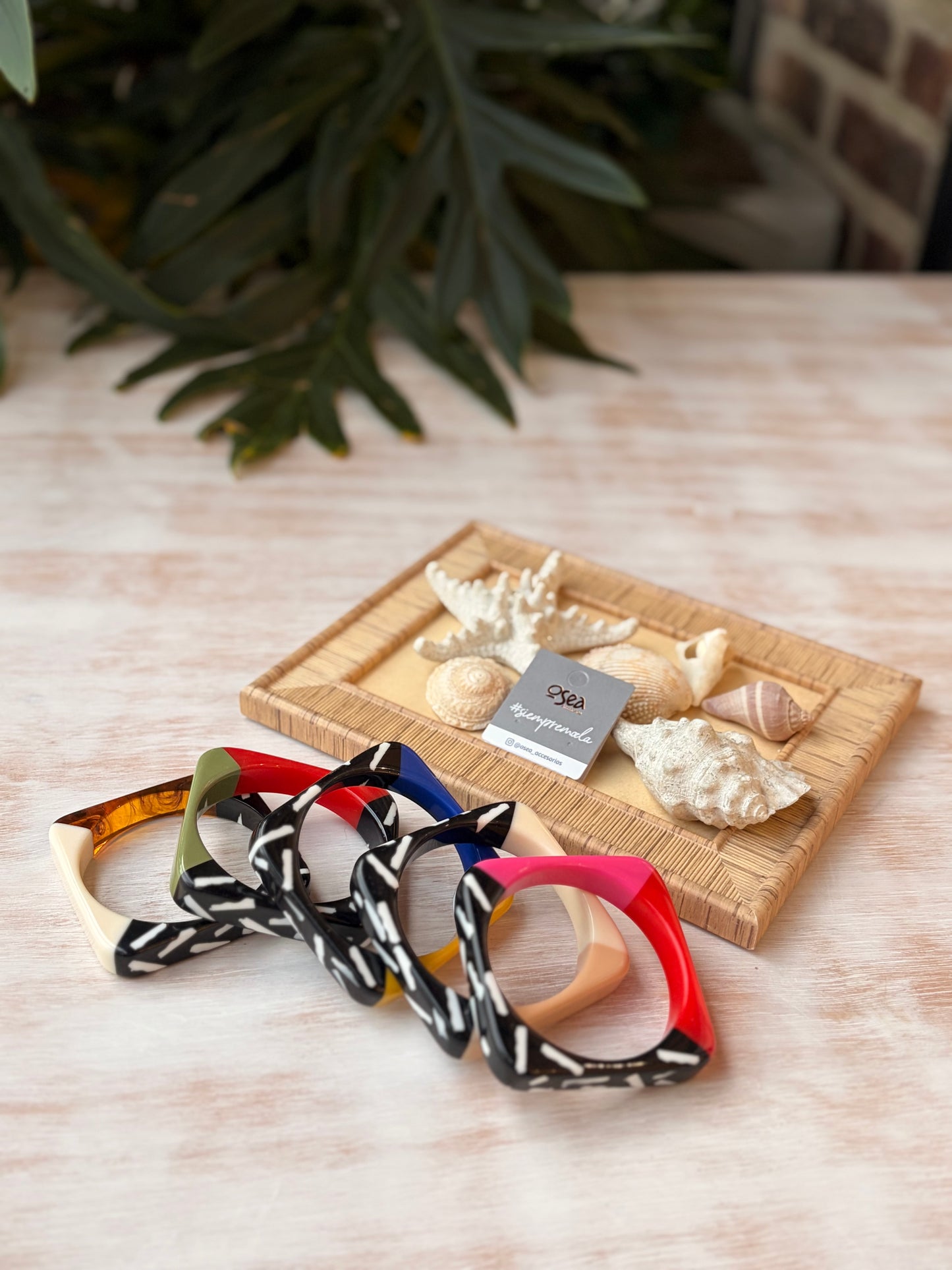 Pulsera cuadrada en resina