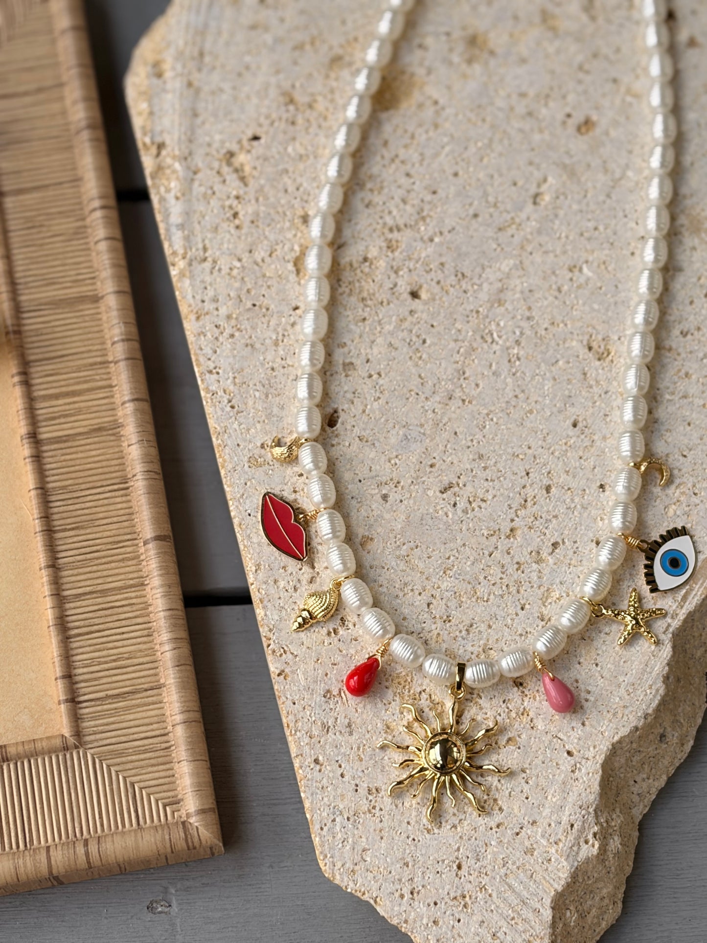 Collar perlas dijes de mar y sol