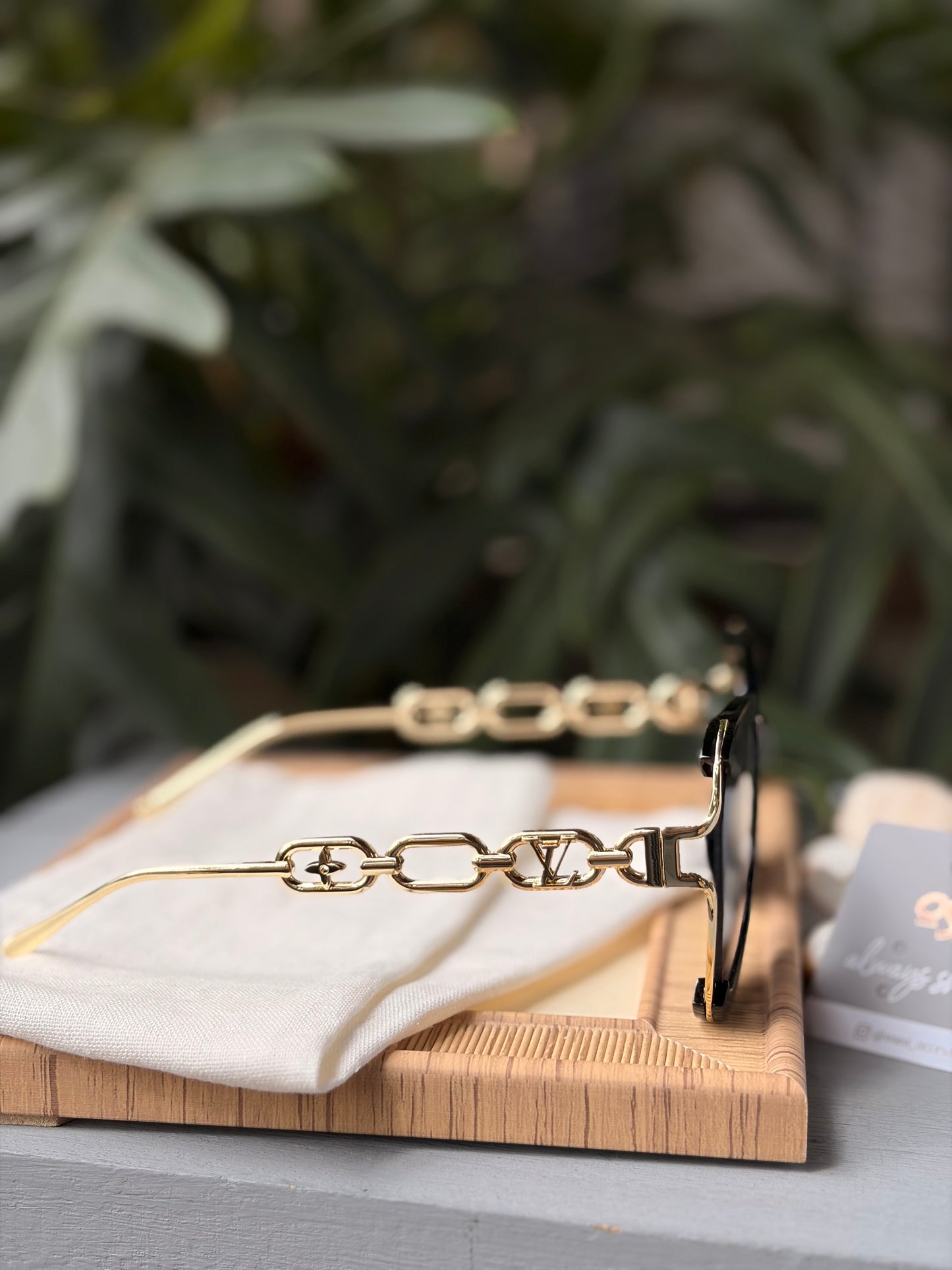 gafas de sol con pata tipo cadena