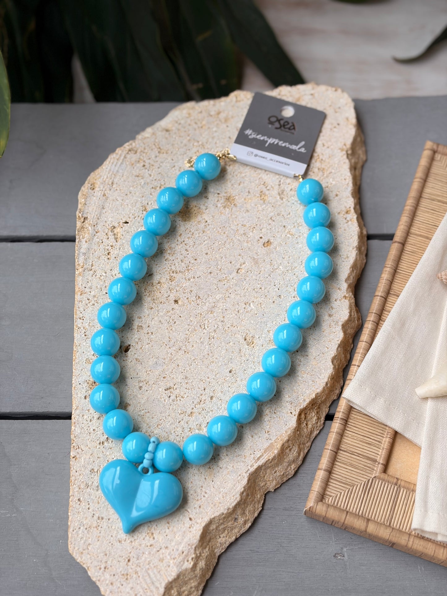 Collar bolas corazón azul turquesa