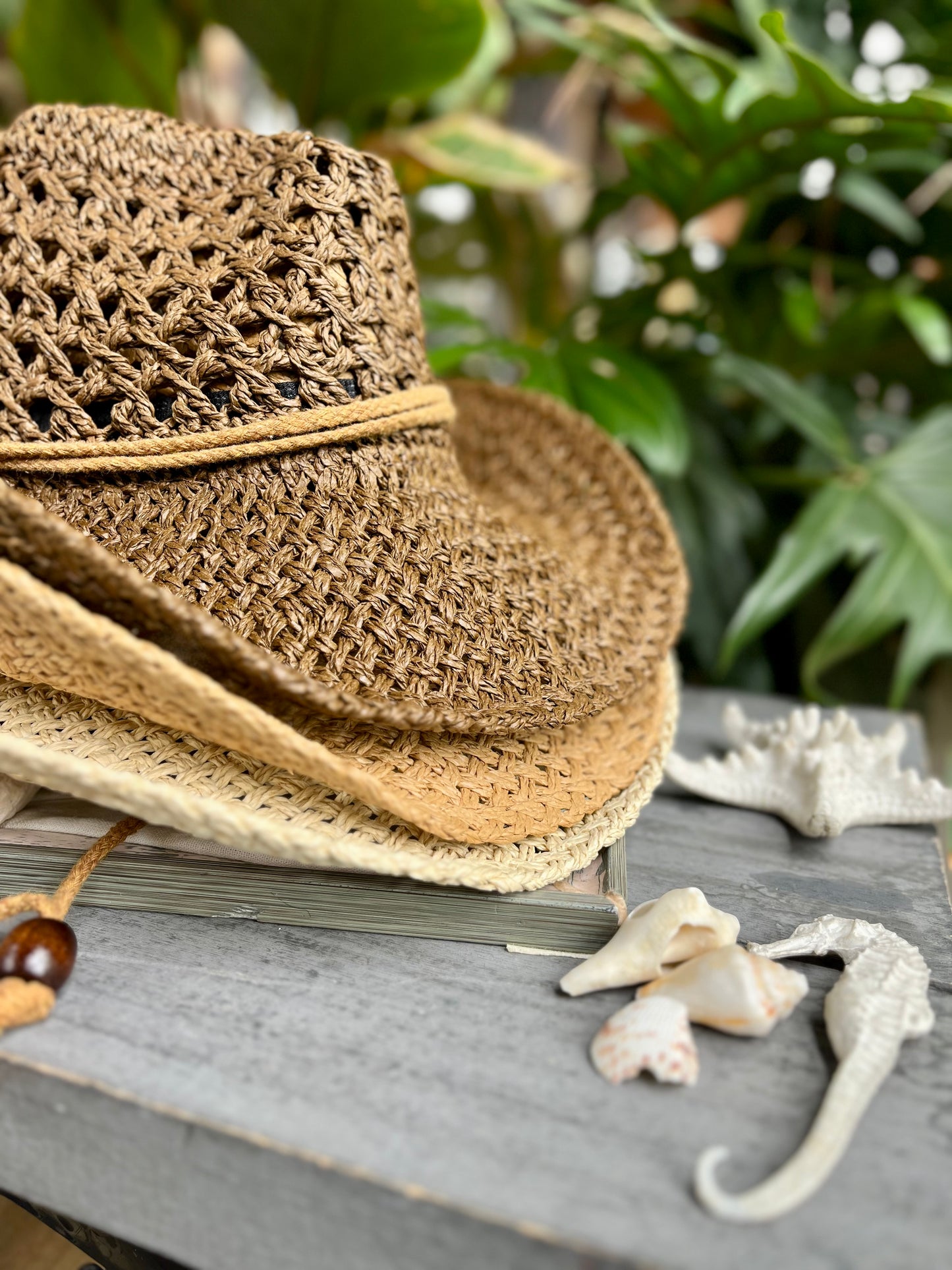 Sombrero tipo vaquero macramé con cordón