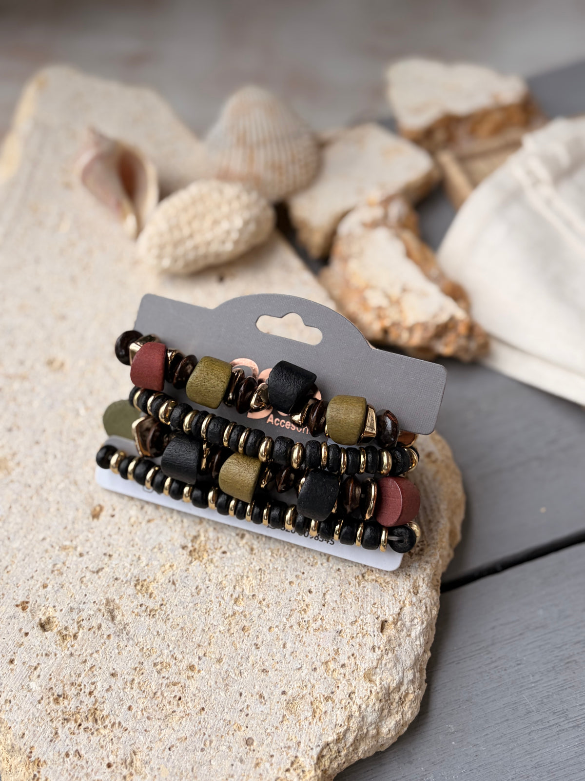 Set pulseras resortadas en madera x 4
