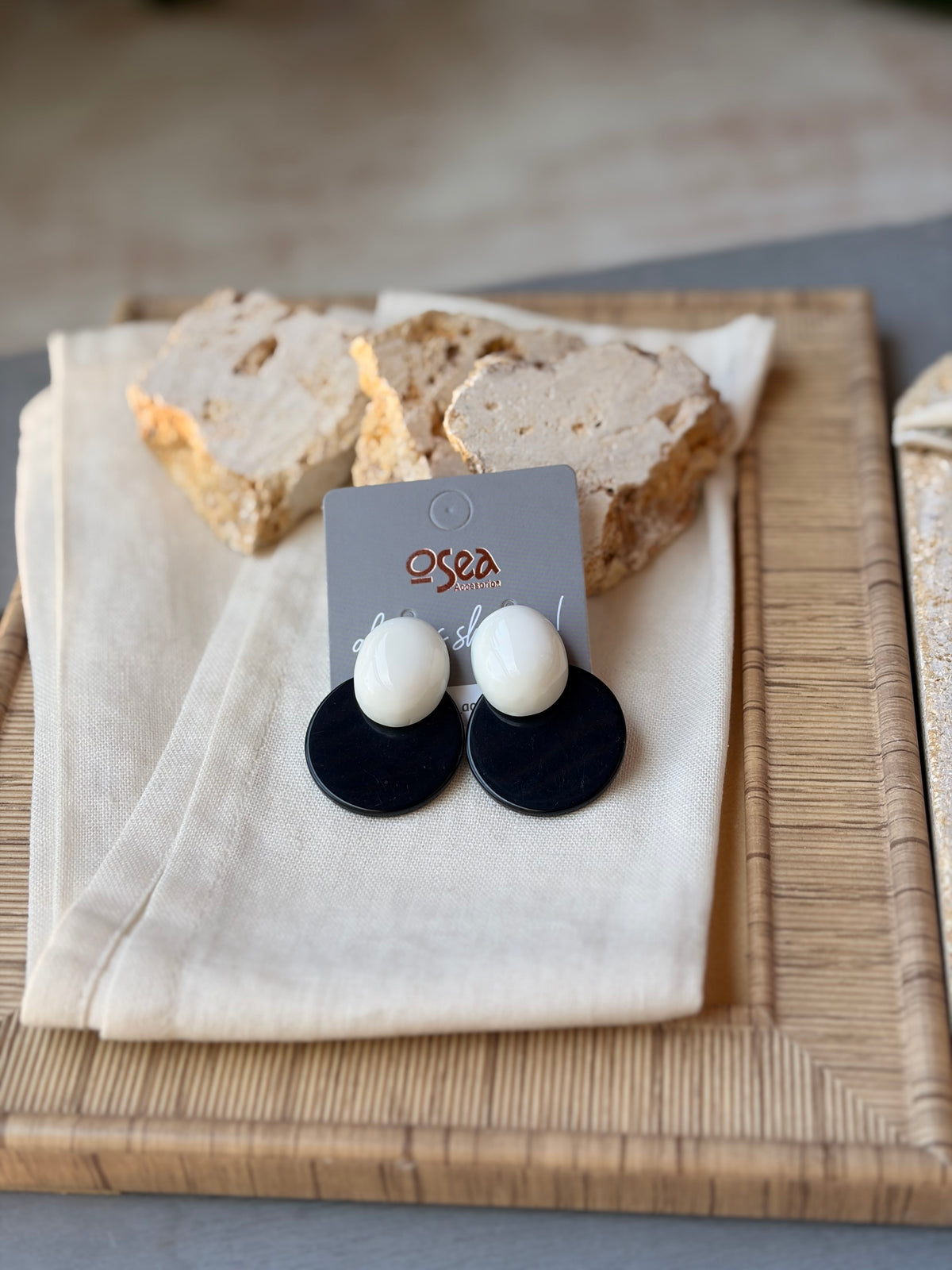 Aretes en topos resina circular doble color