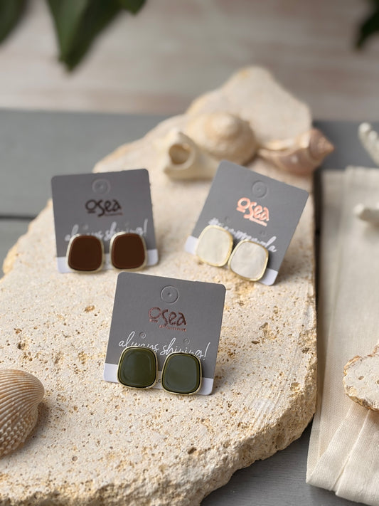 Aretes semi cuadrados rodinados esmaltados