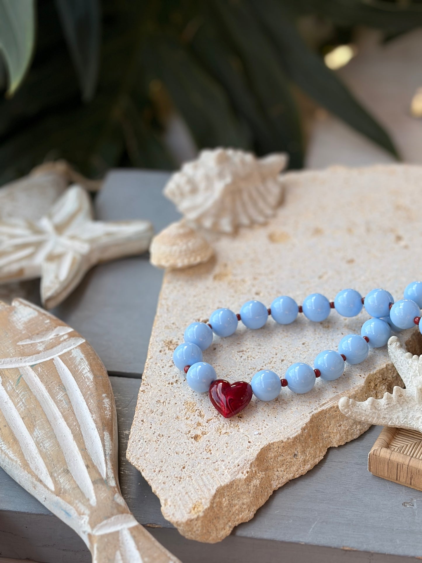 Collar bolas azul corazón degradé vinotinto