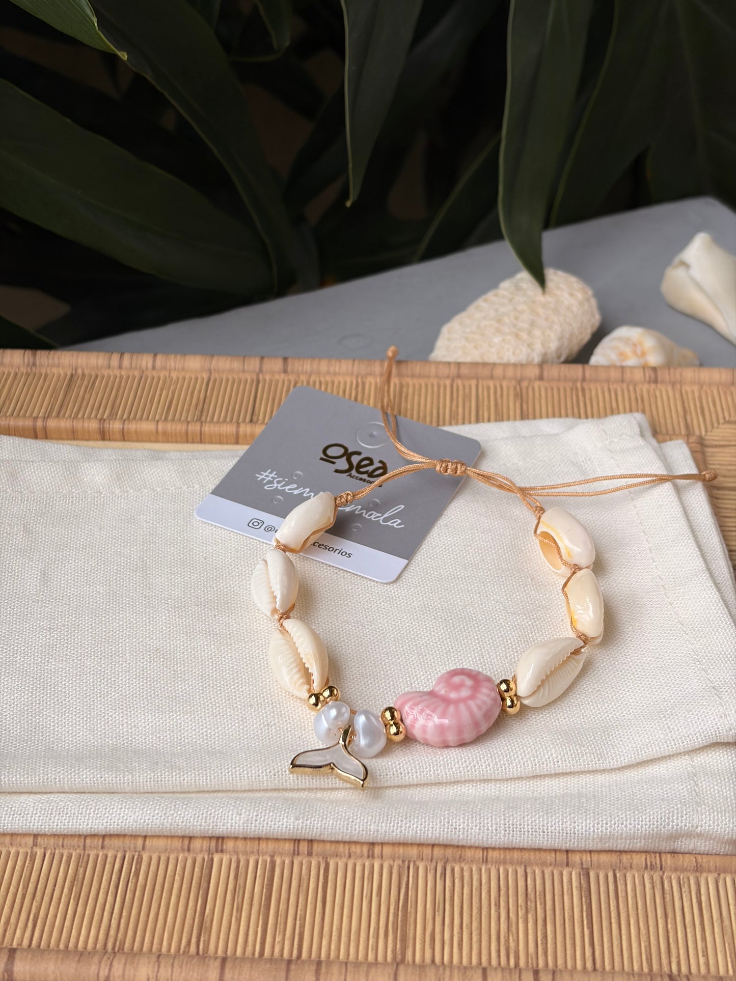 Tobillera cola de sirena y concha pastel