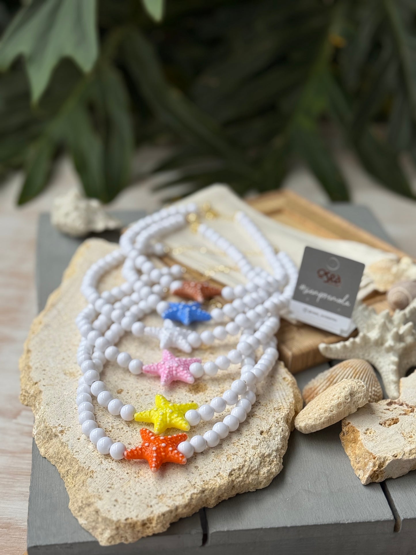 Collar bolas blancas dije estrella mar