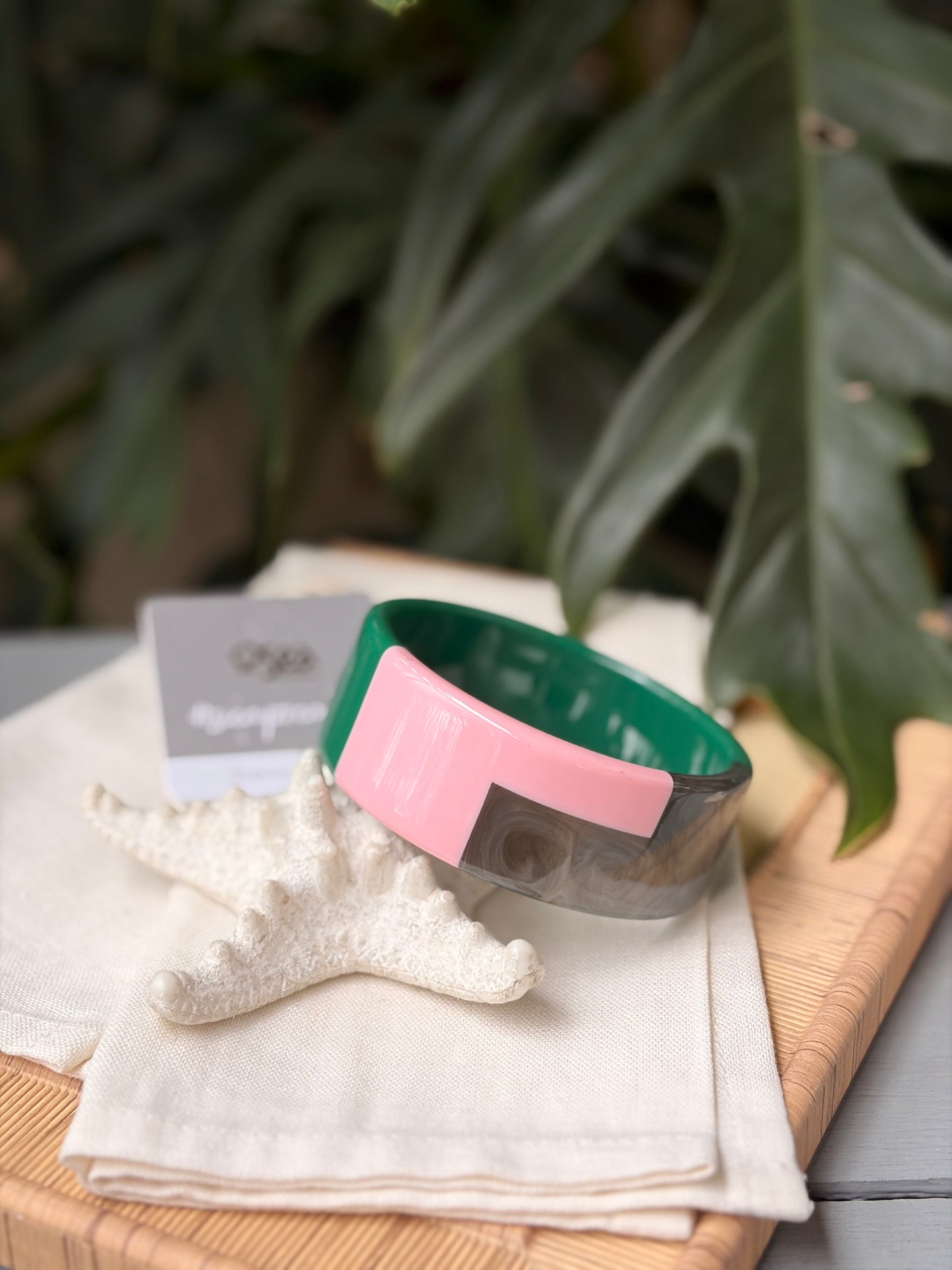 Pulsera multicolor geométrico resina