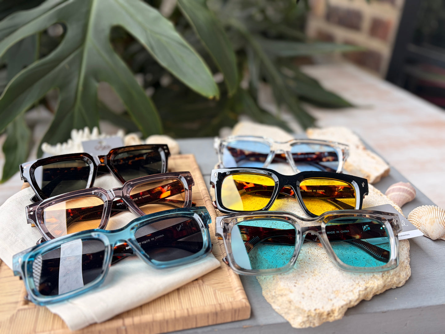 Gafas de sol en pasta lente colores