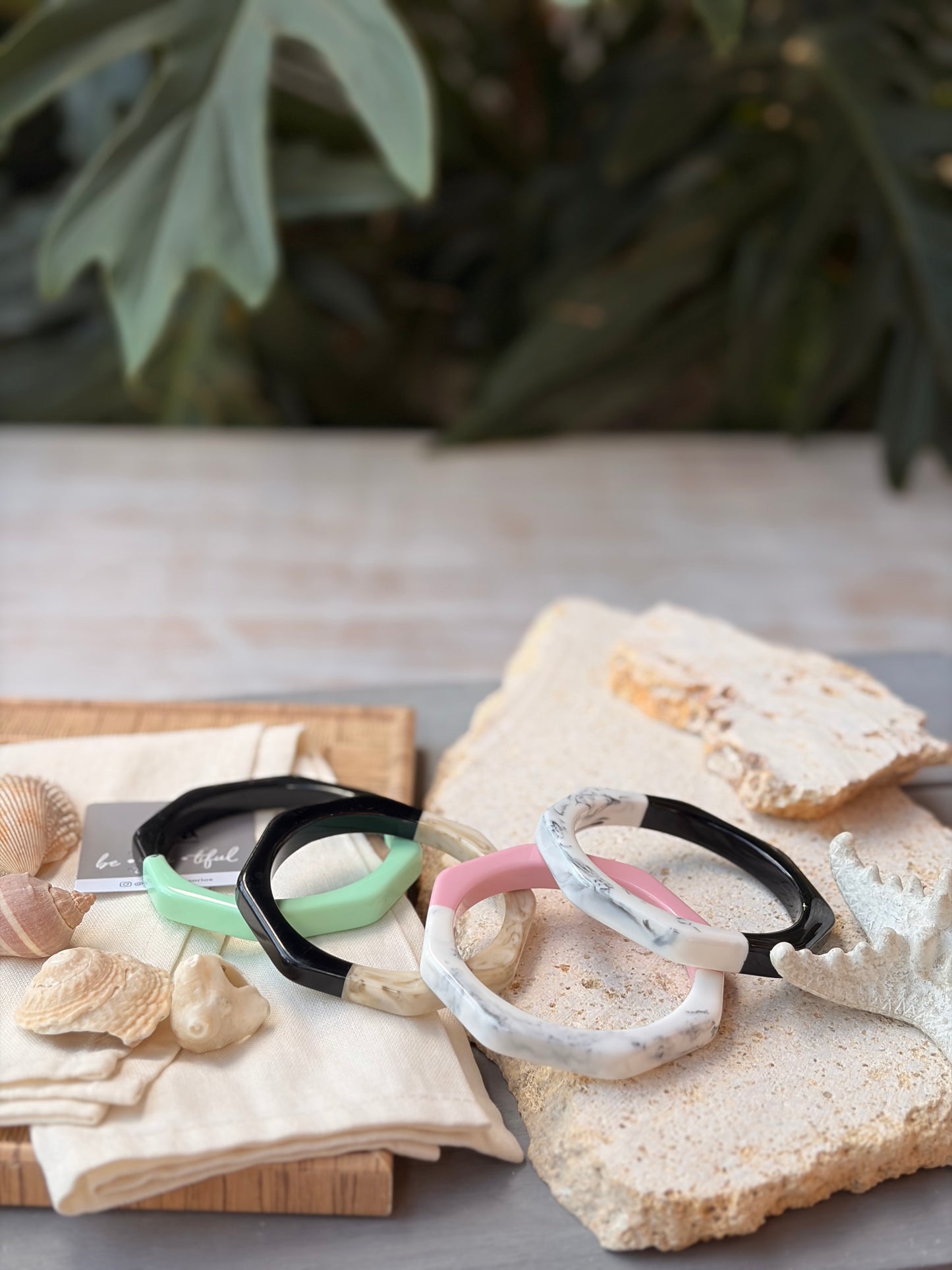 Pulsera hexagonal resina bicolor