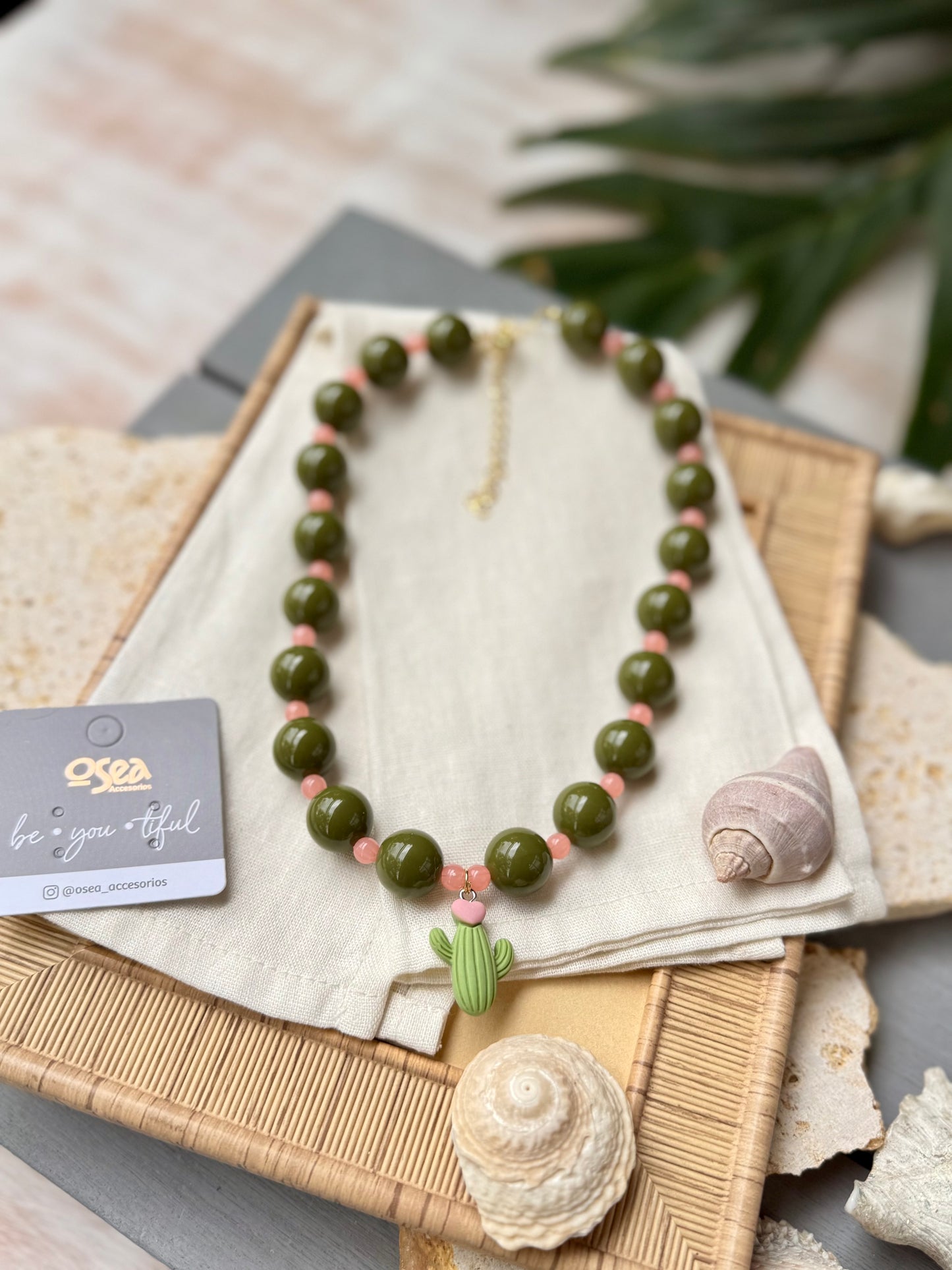 Collar bolas verdes dije cactus 🌵