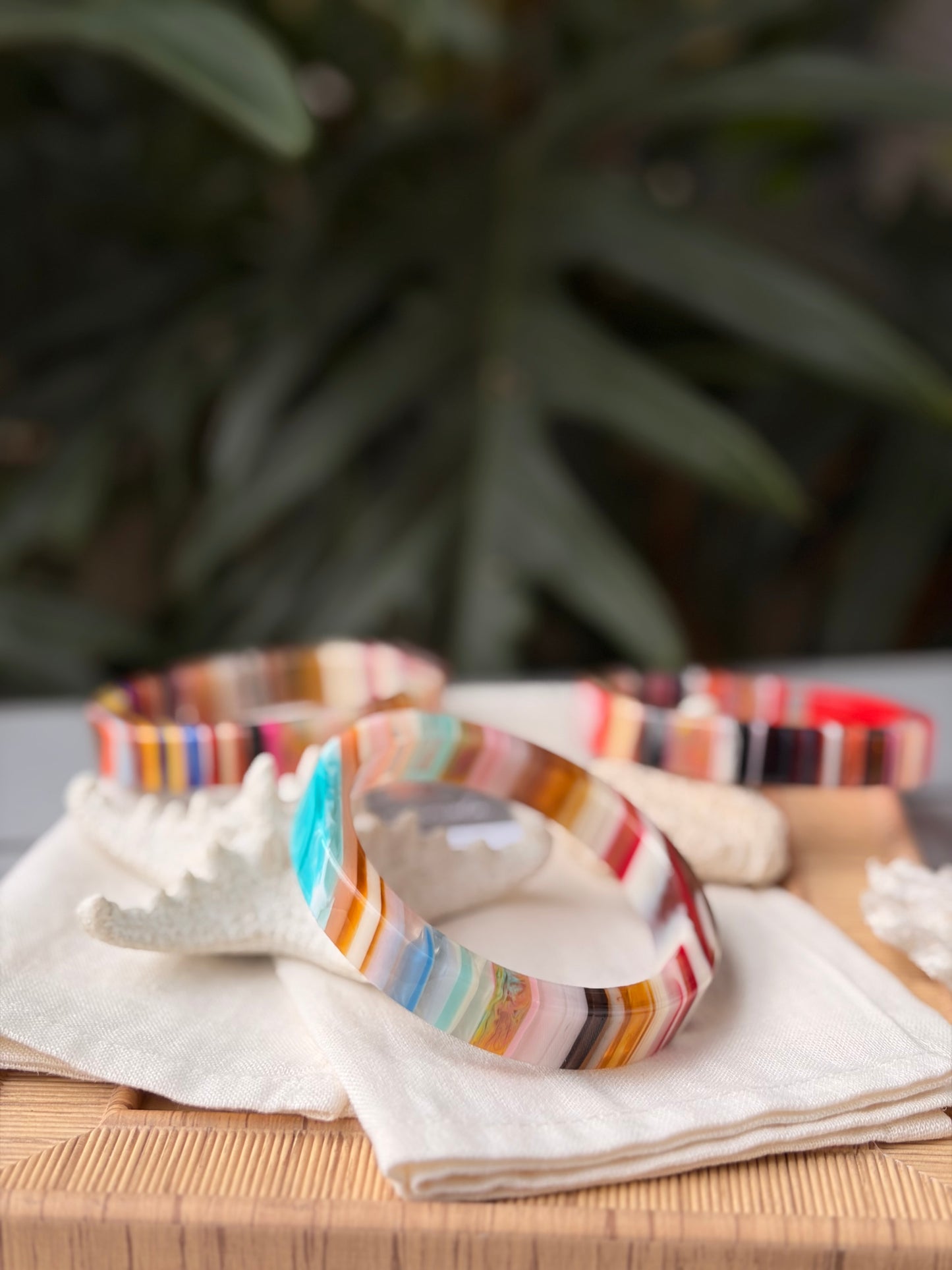 Pulsera multicolor en resina