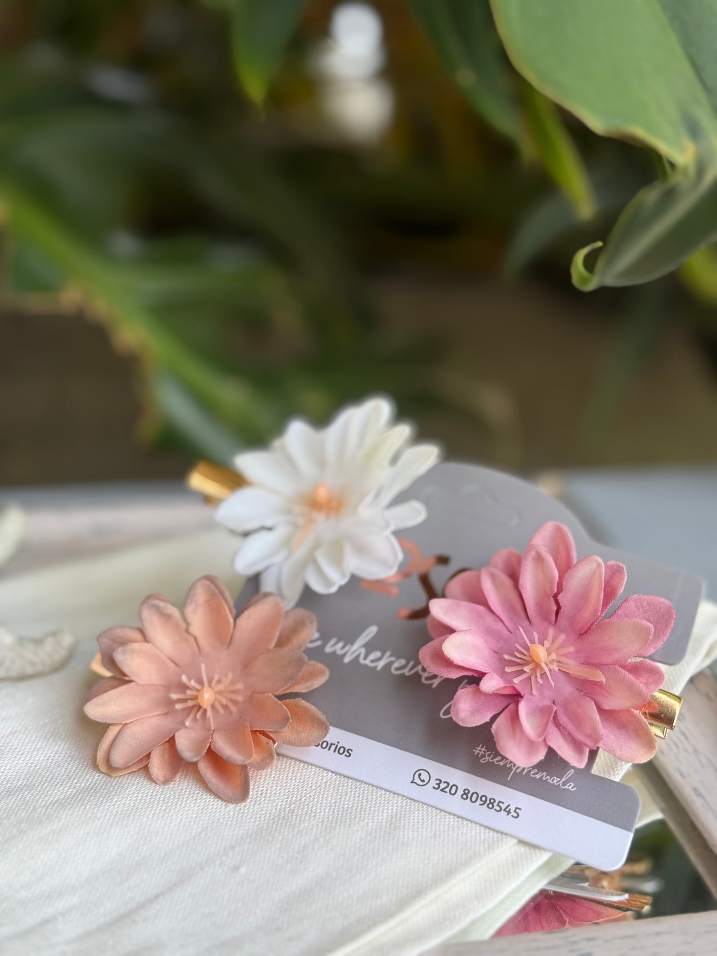 Set x 3 pinzas pico de loro en flor margarita