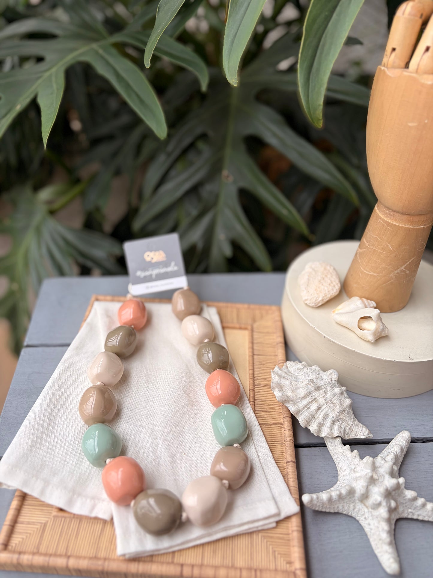 Collar en resina multicolor pastel Matices