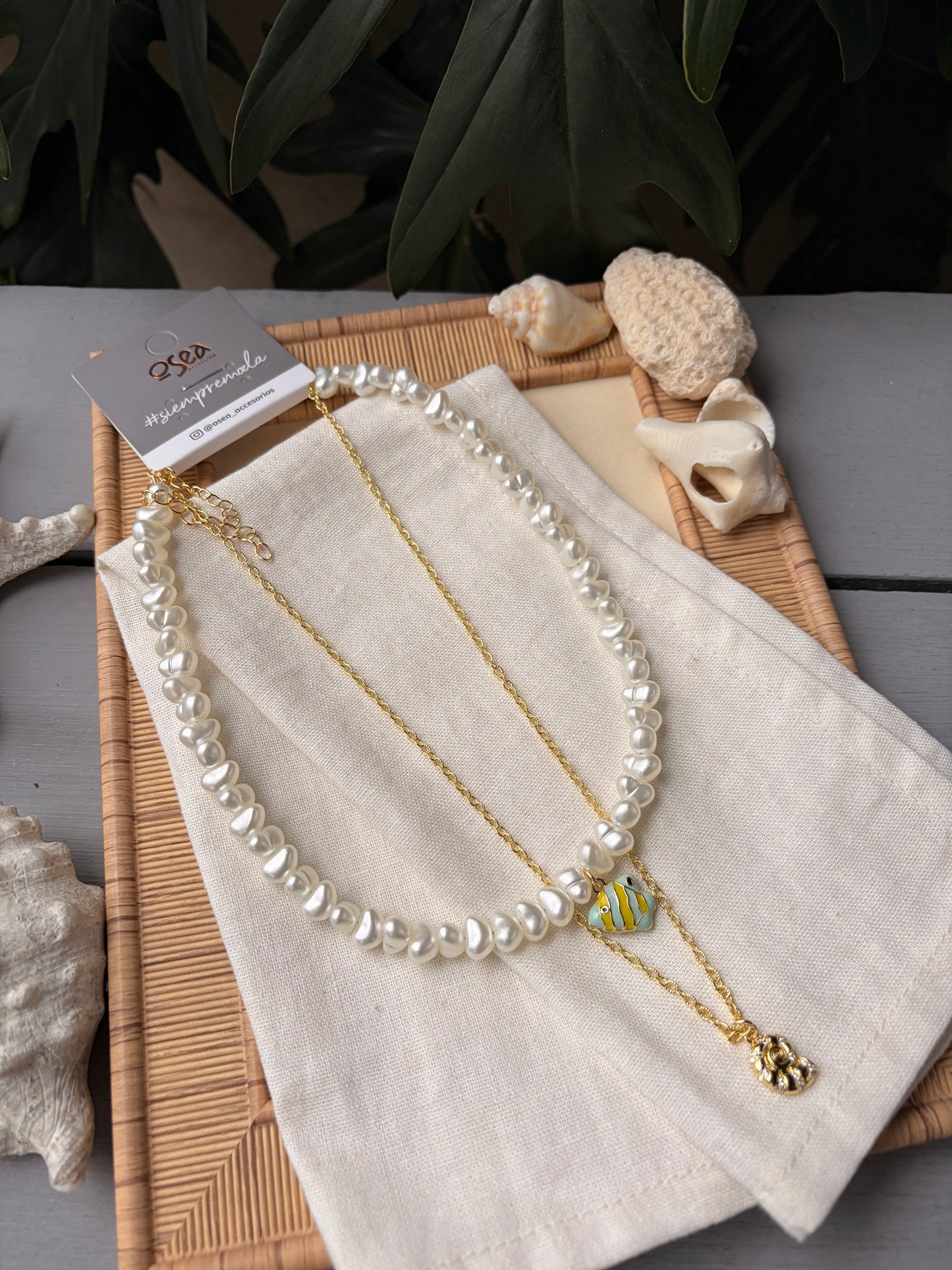 Collar doble rodinado y perlas dijes de playa