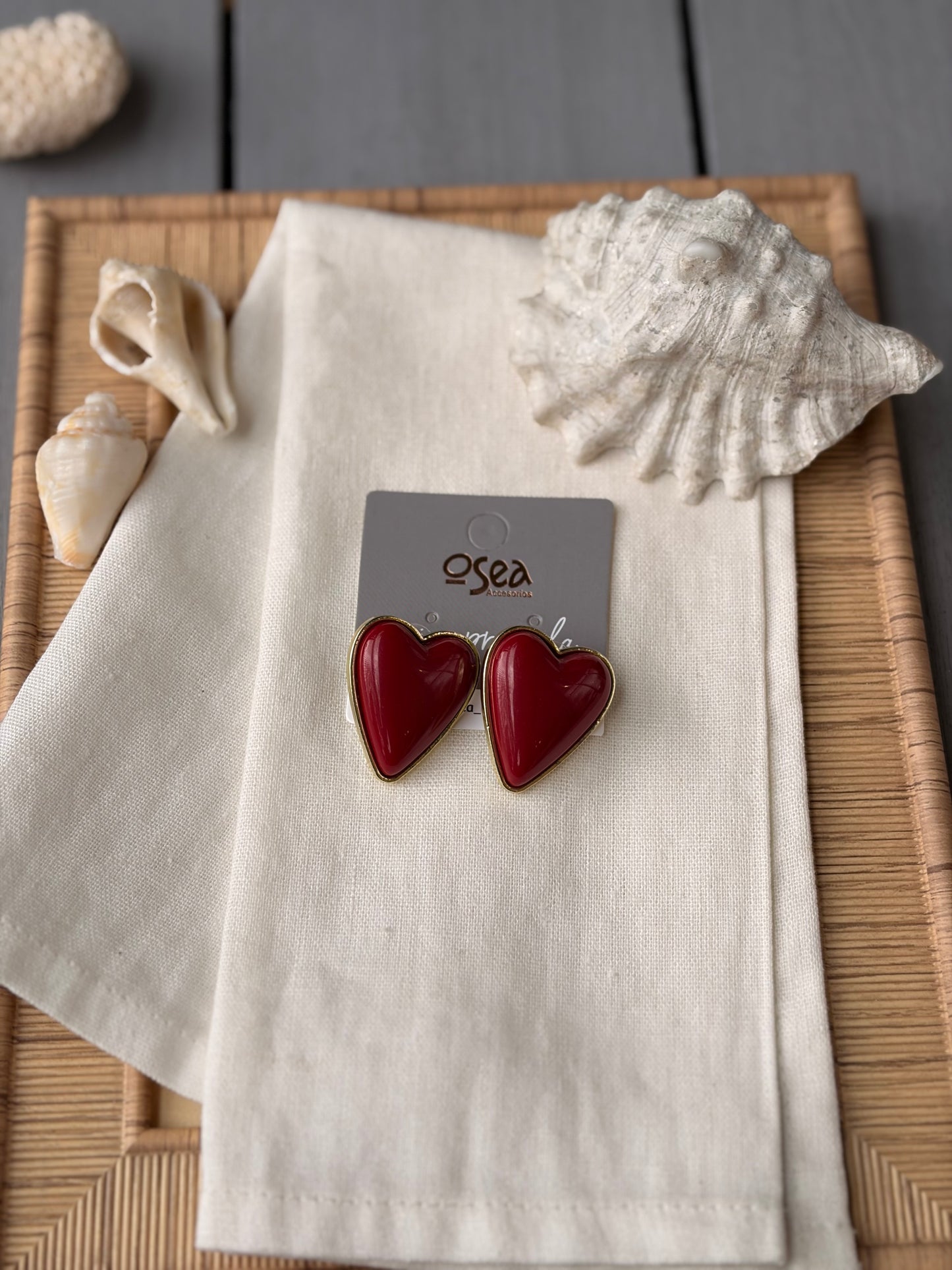 Topos en corazón rojo