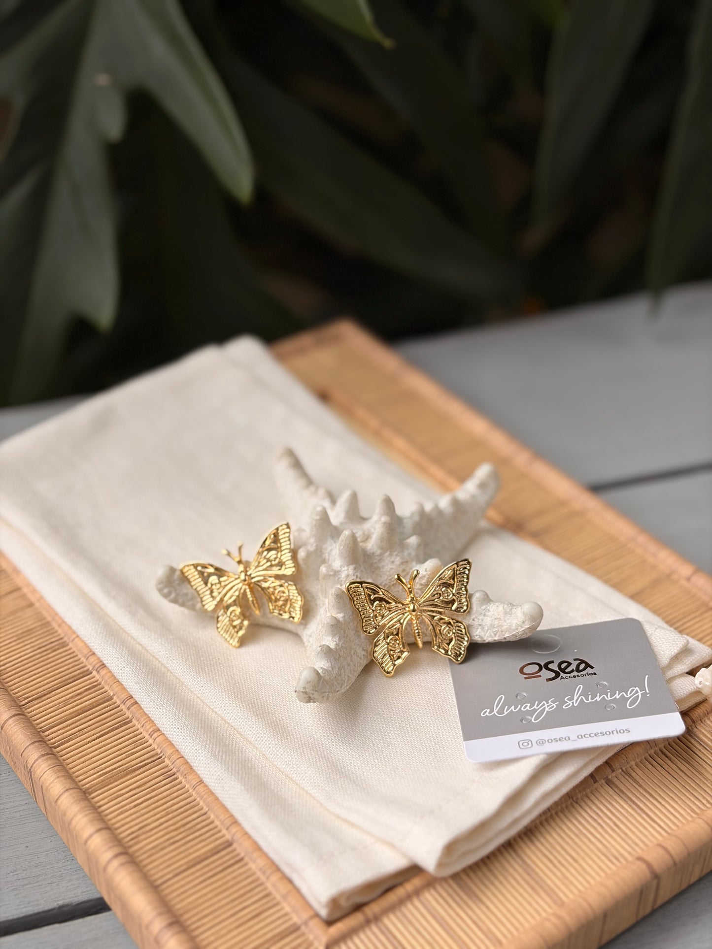 Topos de mariposa baño oro 24k