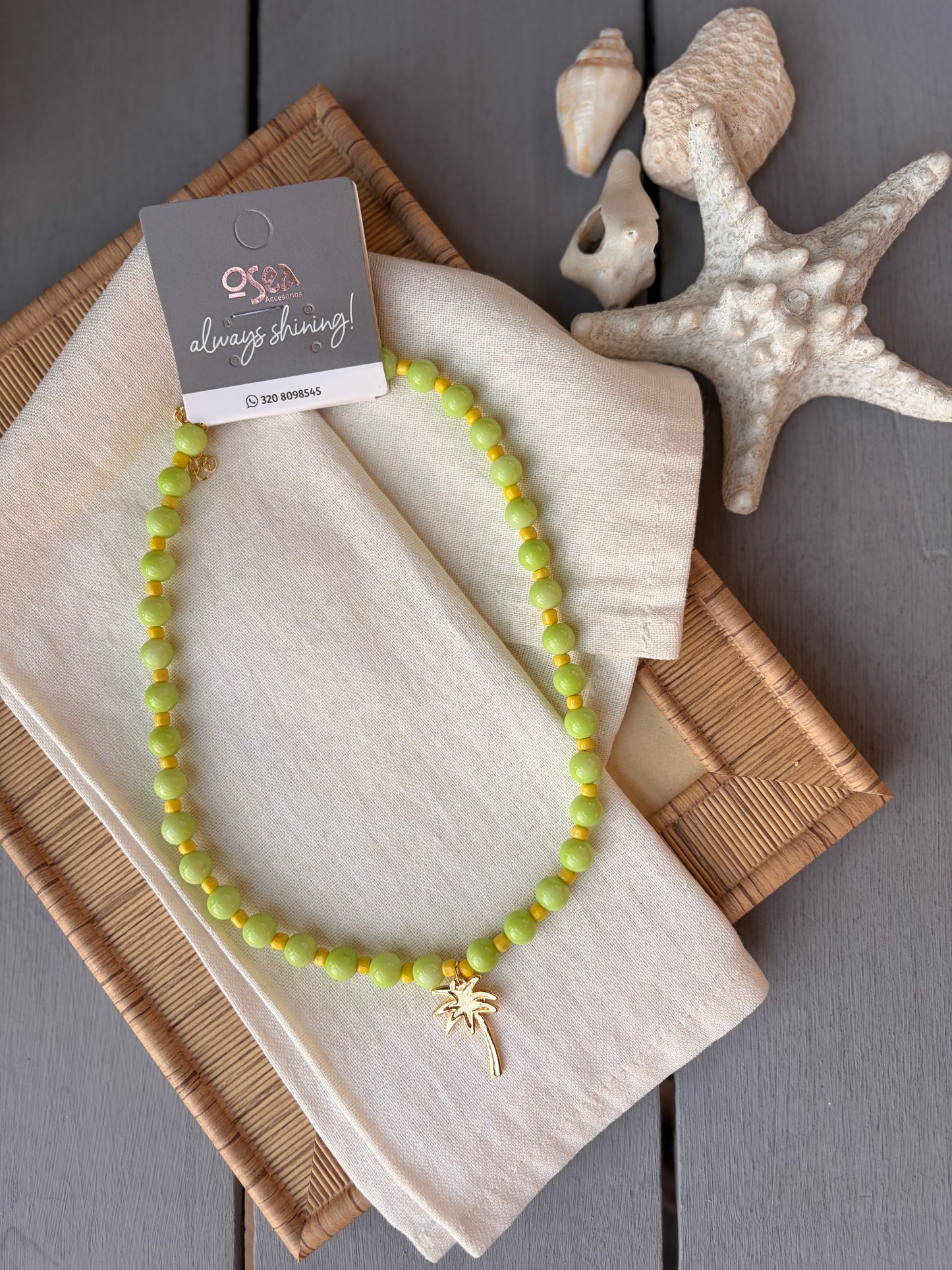 Collar bolas cristal, mostacilla y dije animales