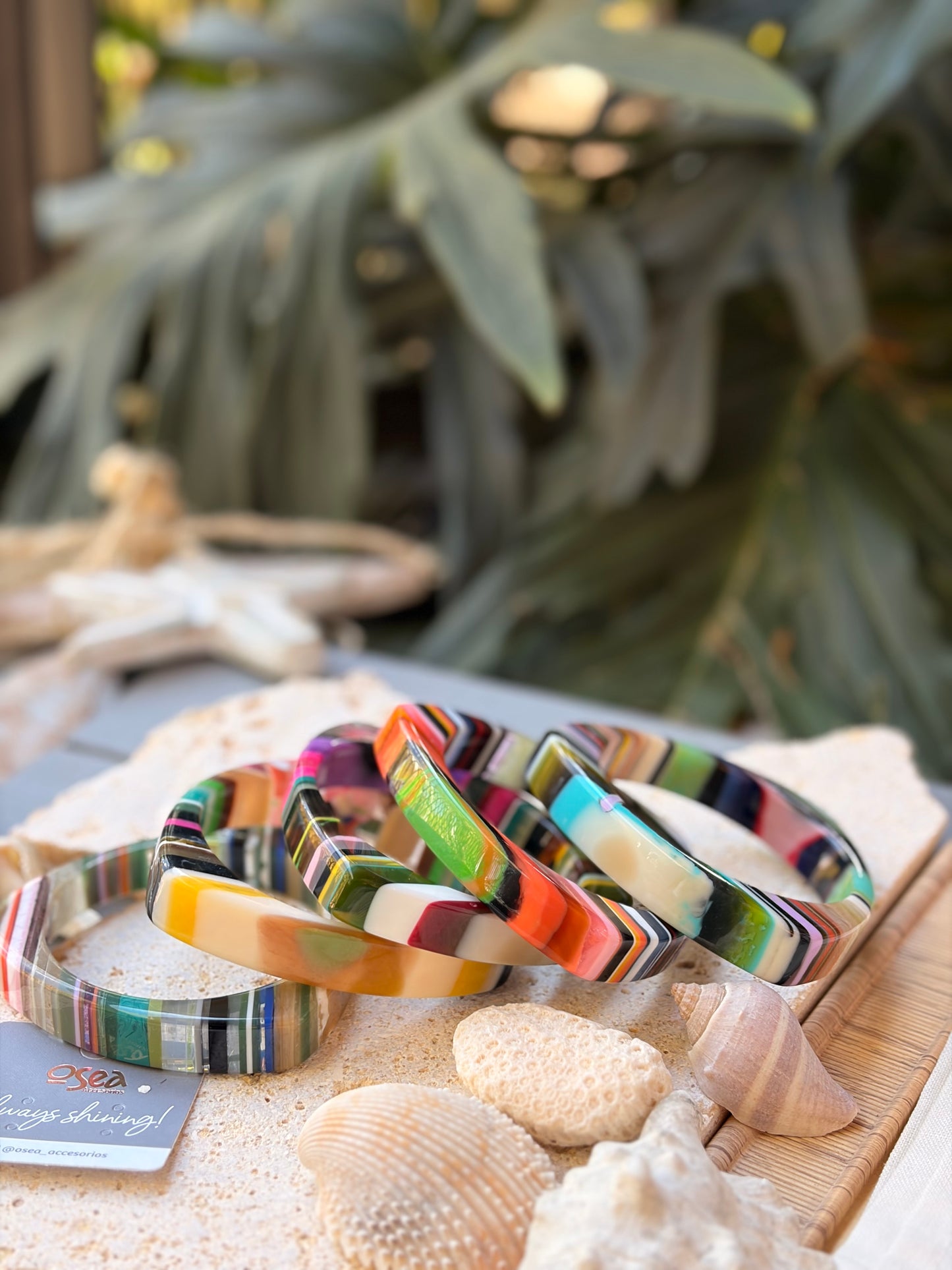 Pulsera resina triangular mix colores