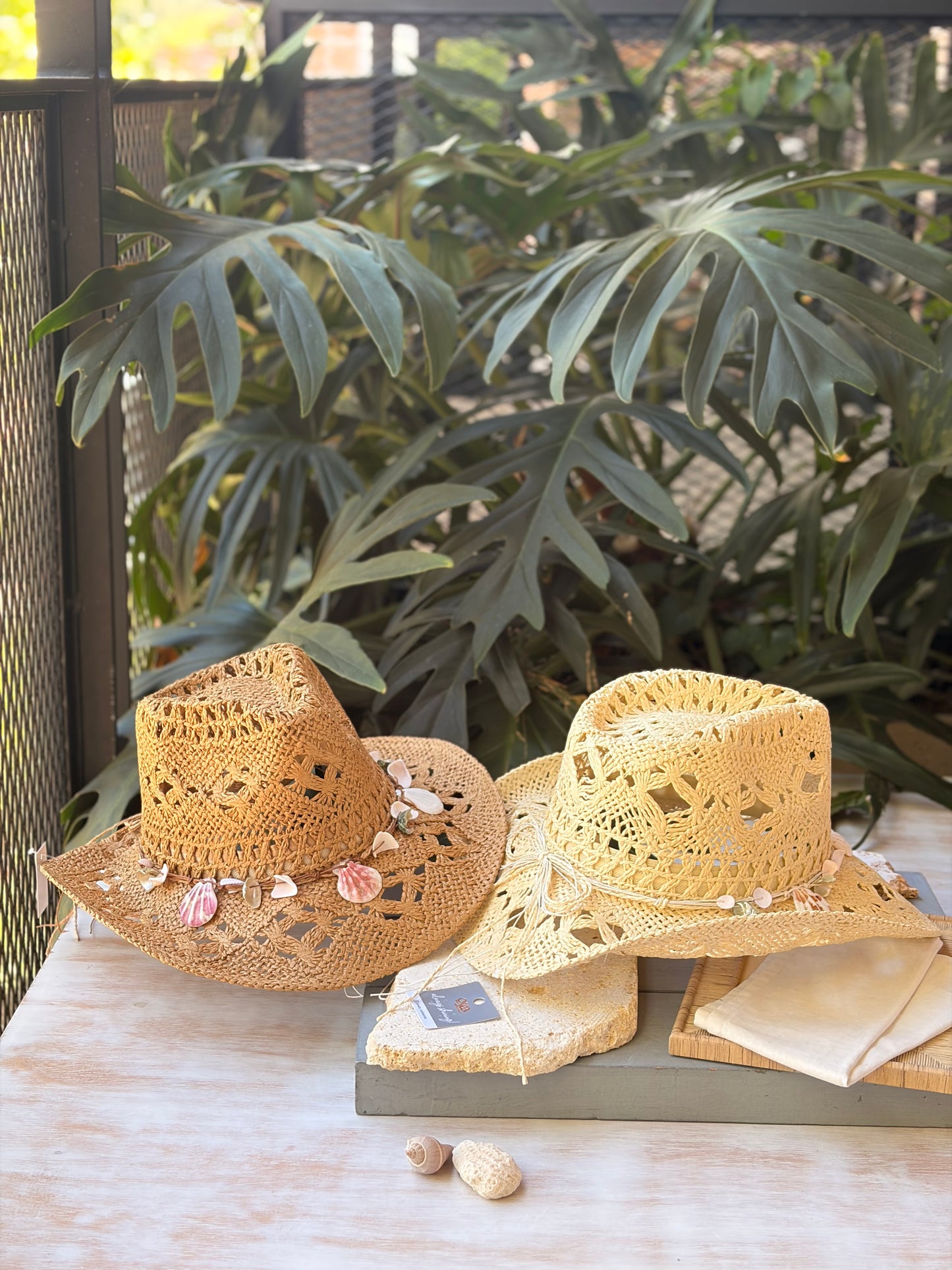Sombrero tipo vaquero macramé dijes de mar