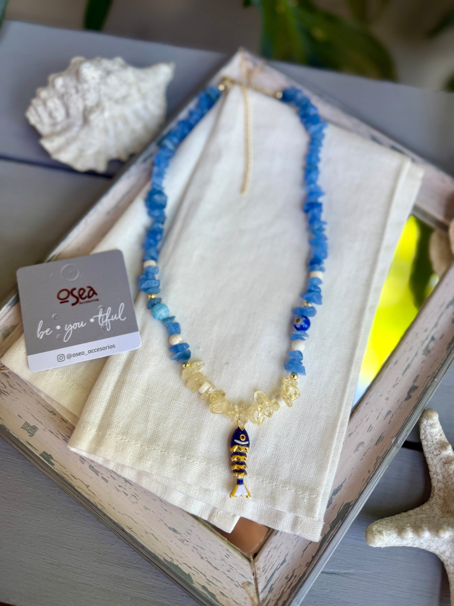 Collar pez azul