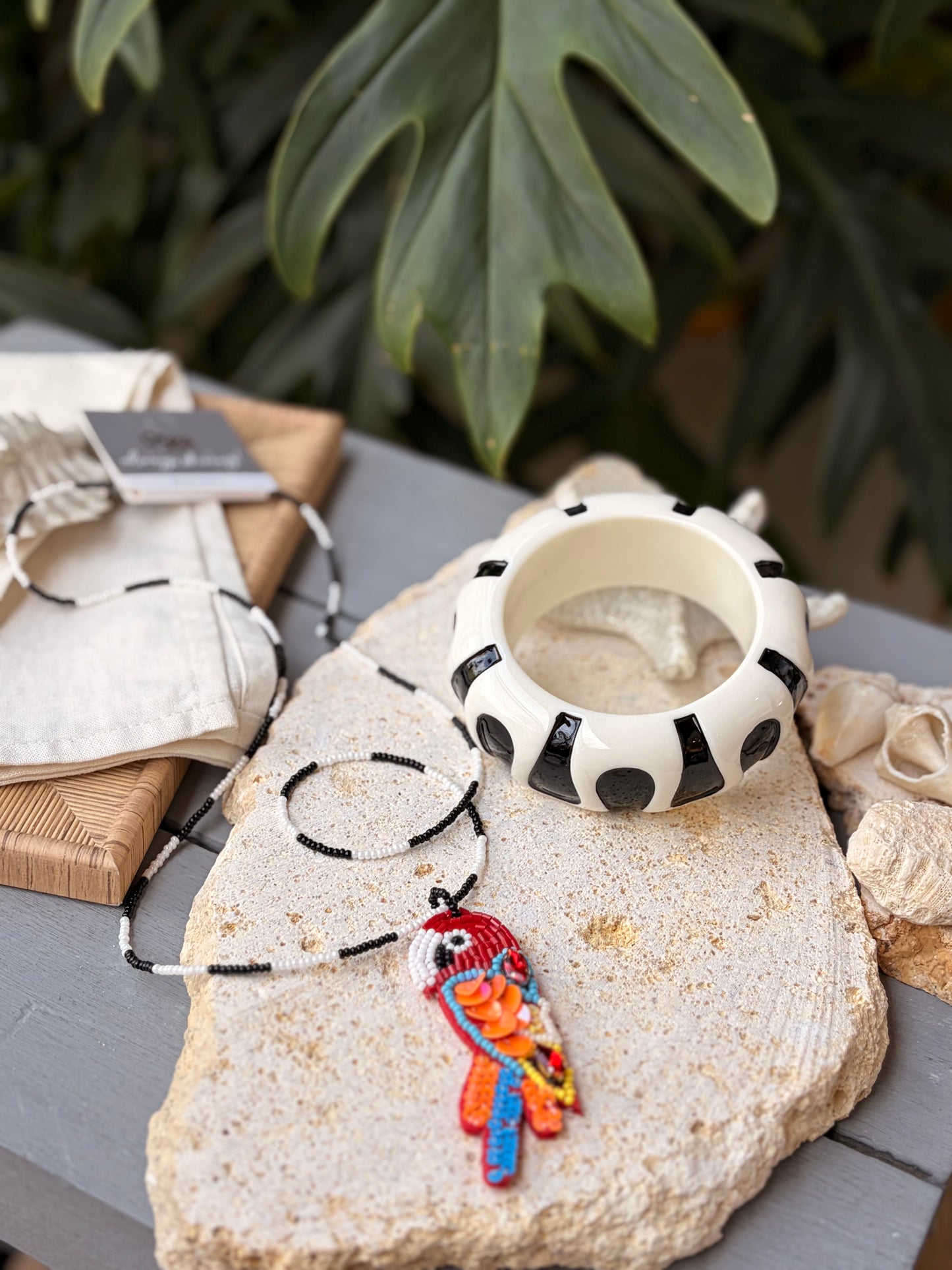 Collar largo dije guacamaya artesanal