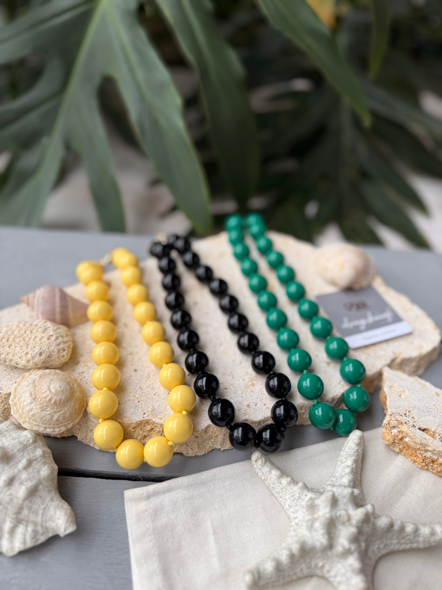Collar bolas