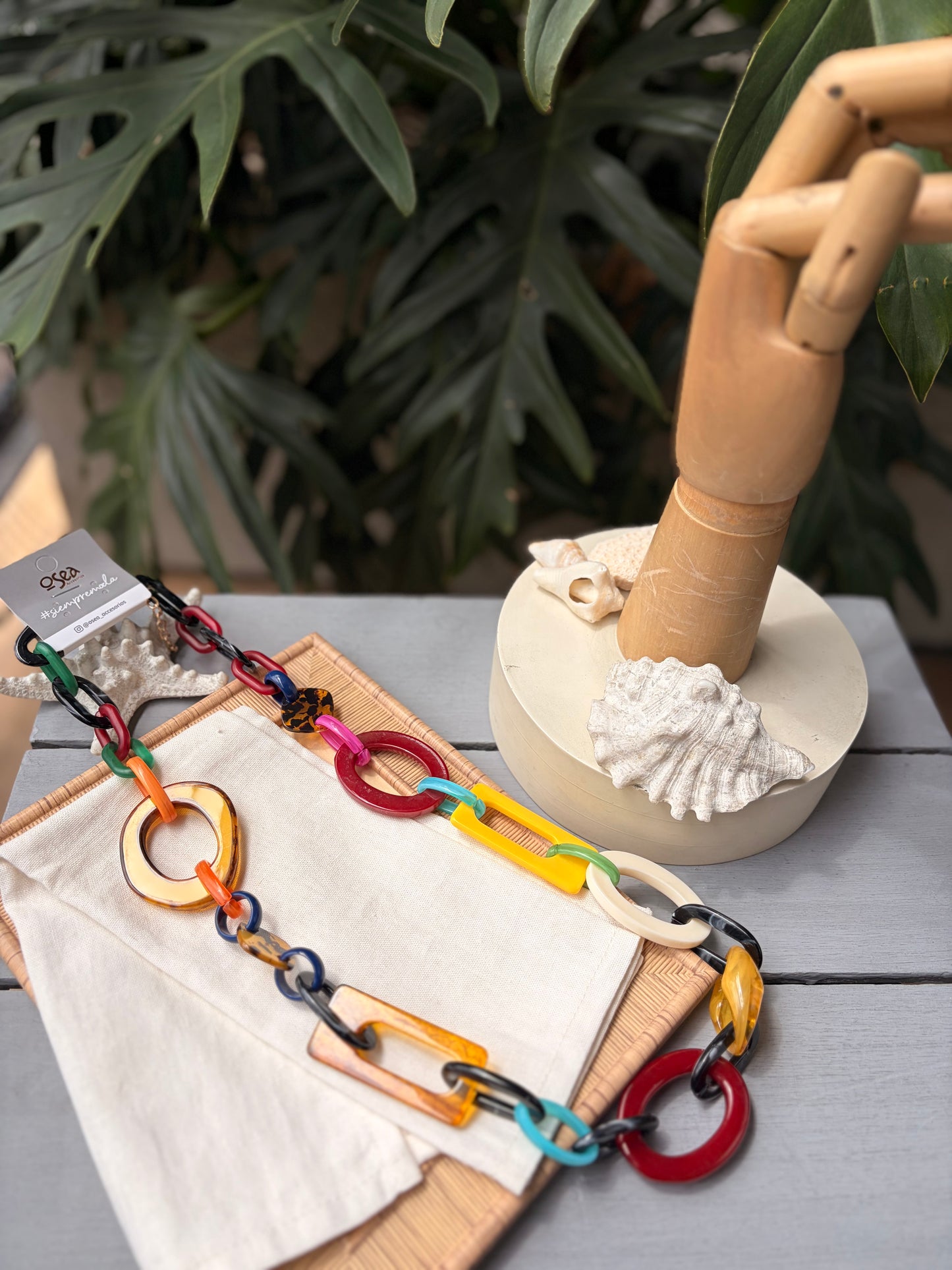 Collar largo en resina multicolor