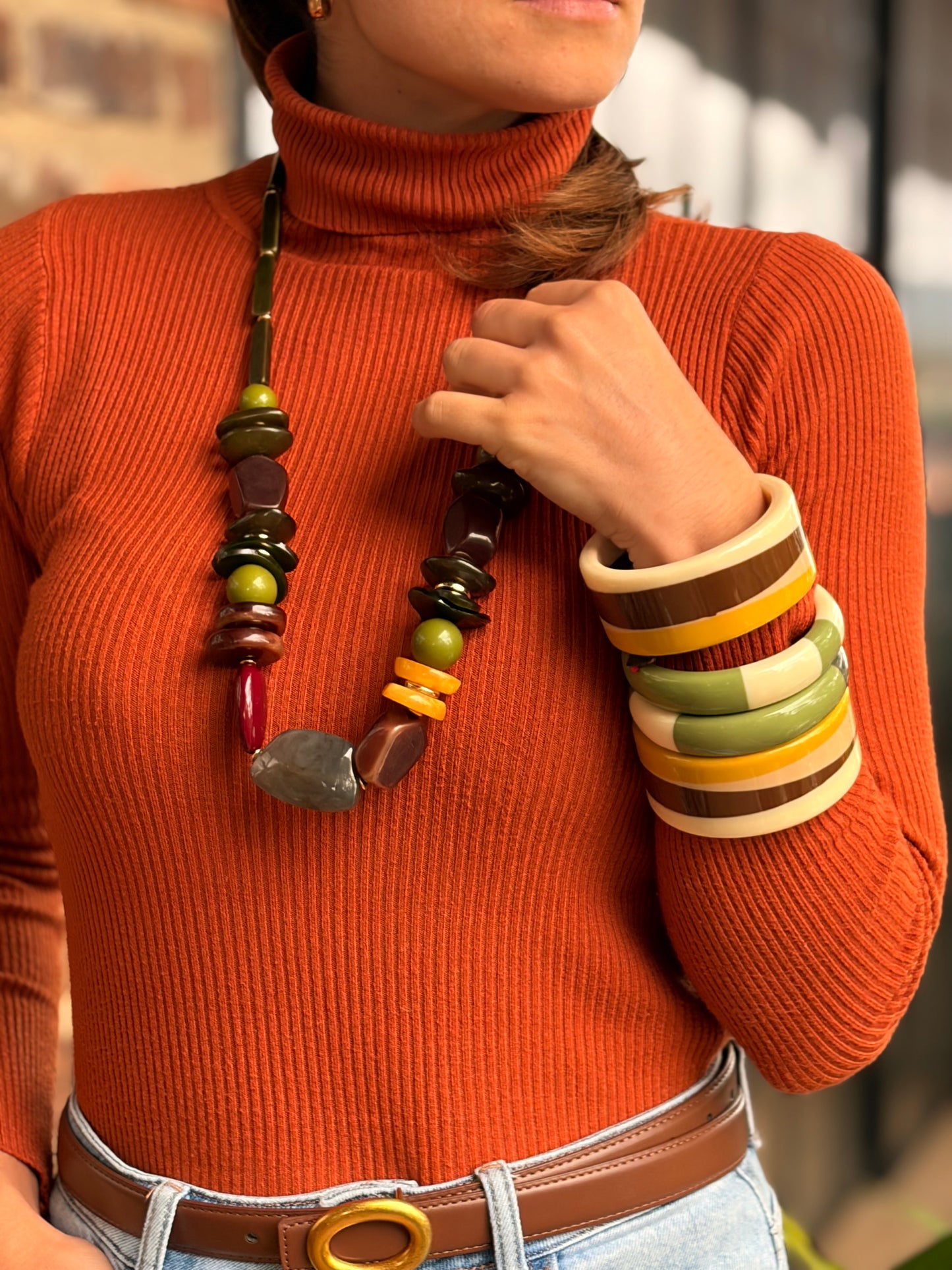 Collar en resina formas variadas