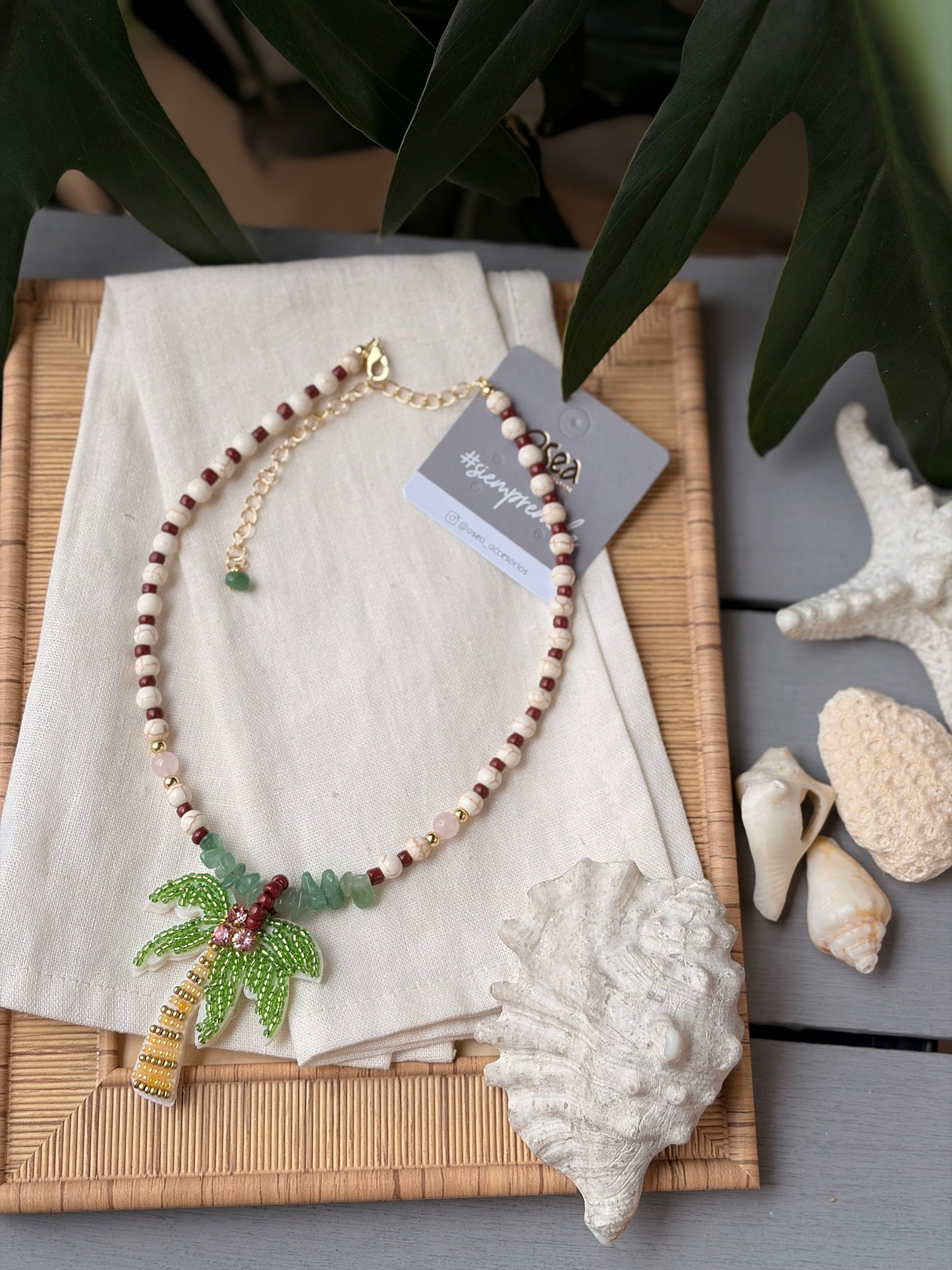 Collar playero palmera en mostacilla